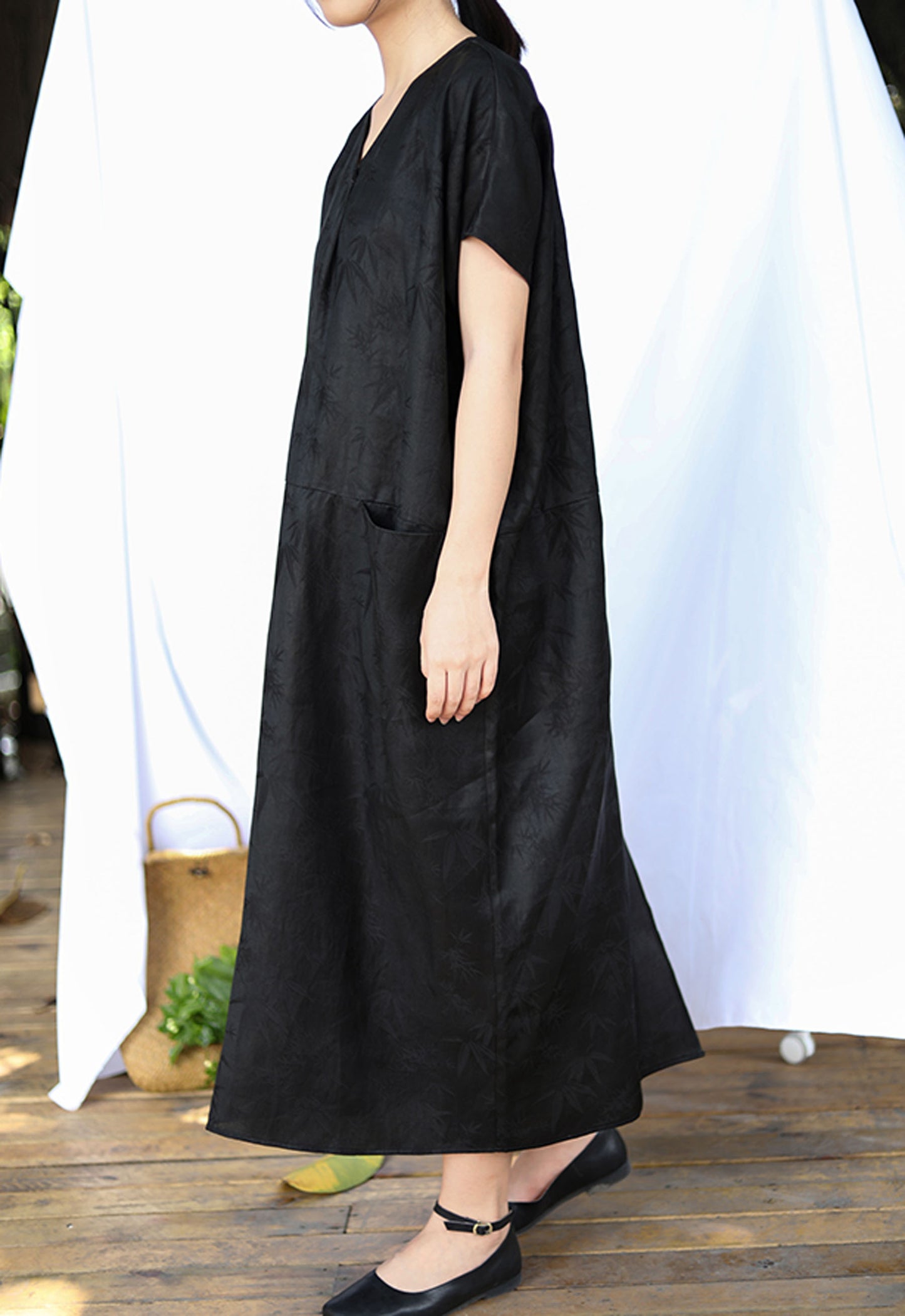 edoa Mud Silk Jacquard V-neck Dress