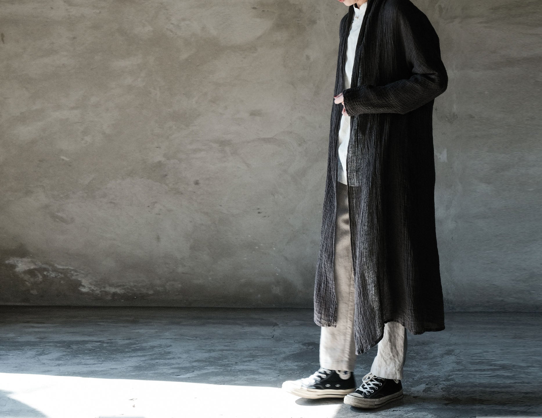 edoa Crinkled Linen Long Cargidan Coat
