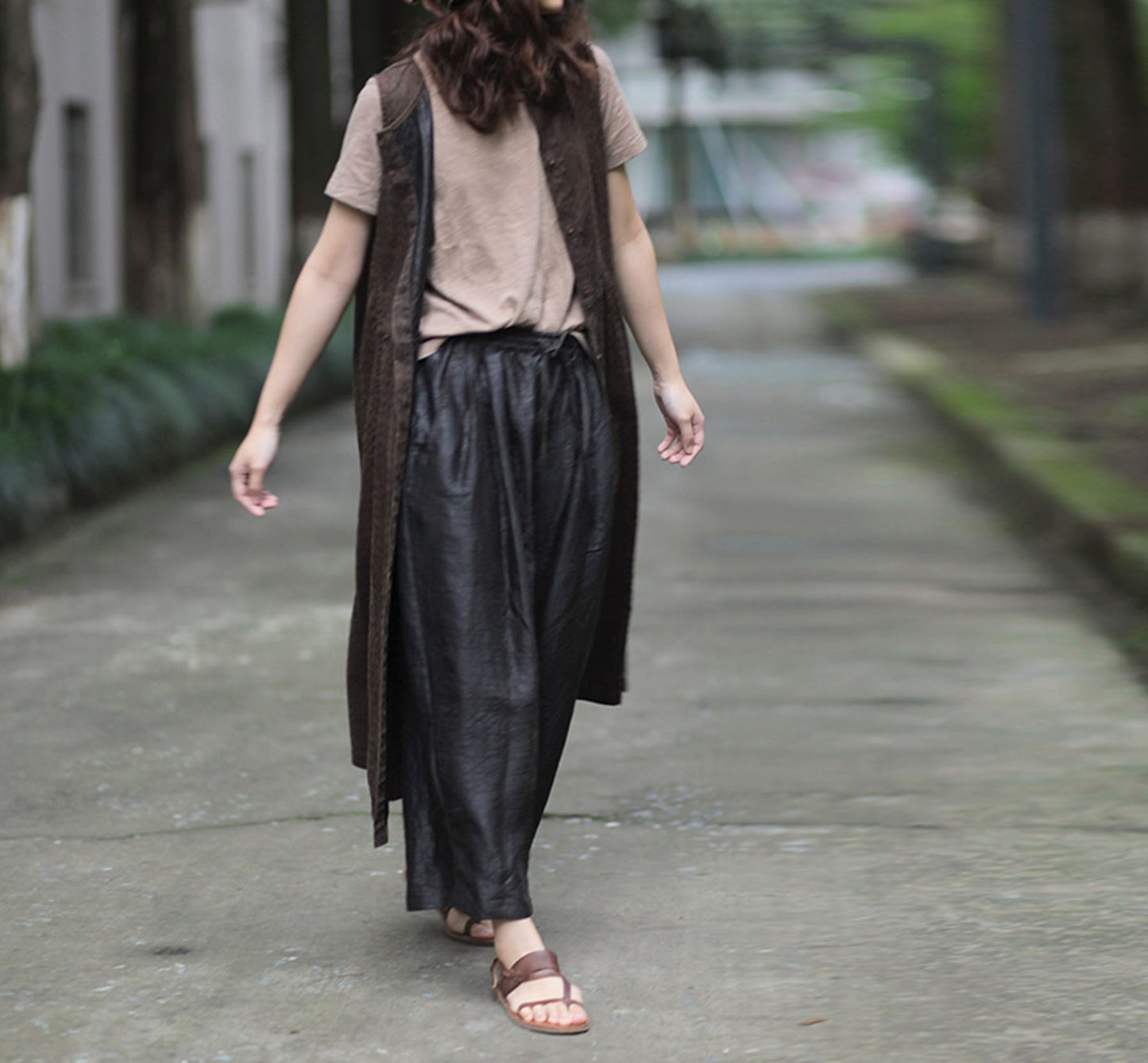 edoa Cracked Mud Silk Tapered Pants