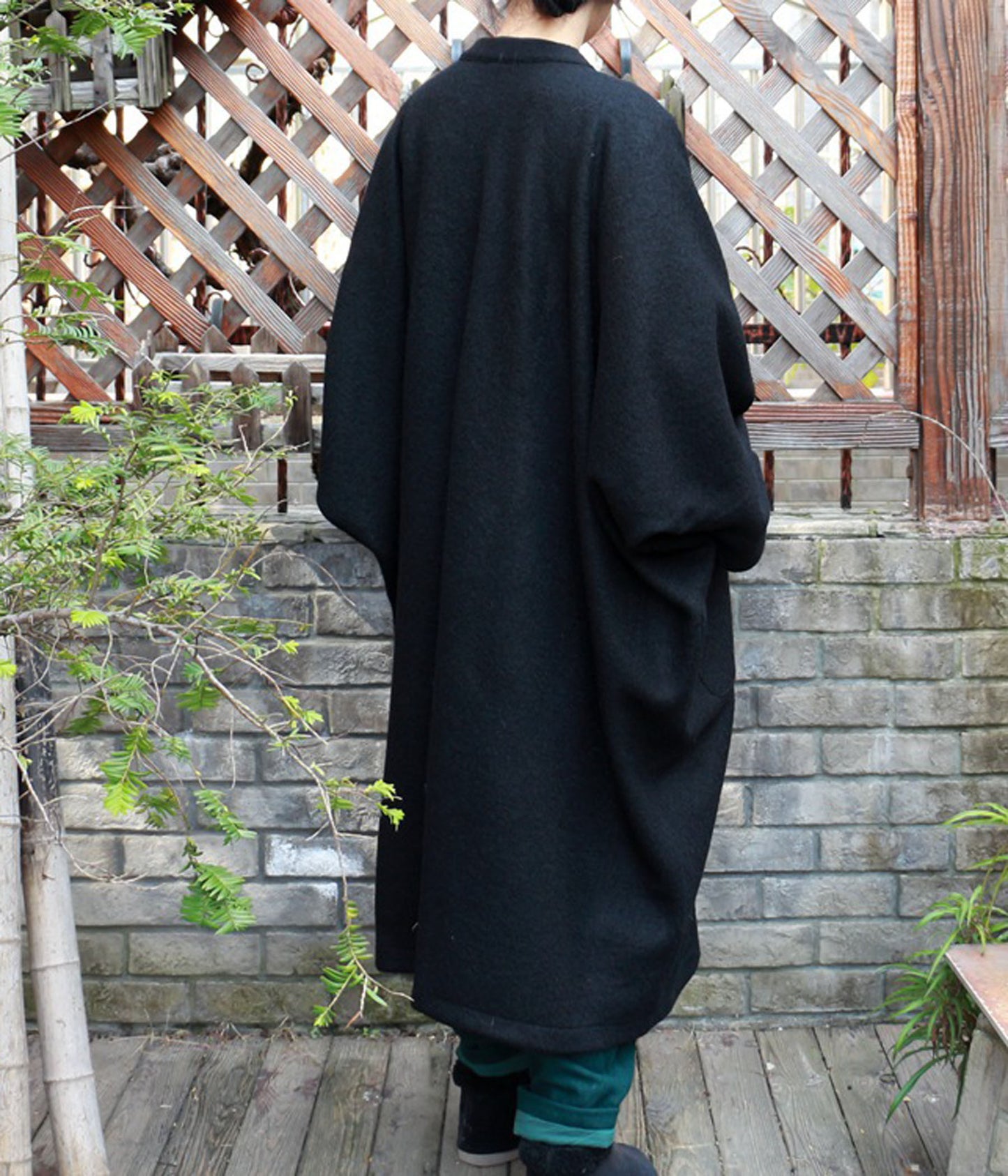 edoa Black Loop-Yarns Wool Oversized Coat