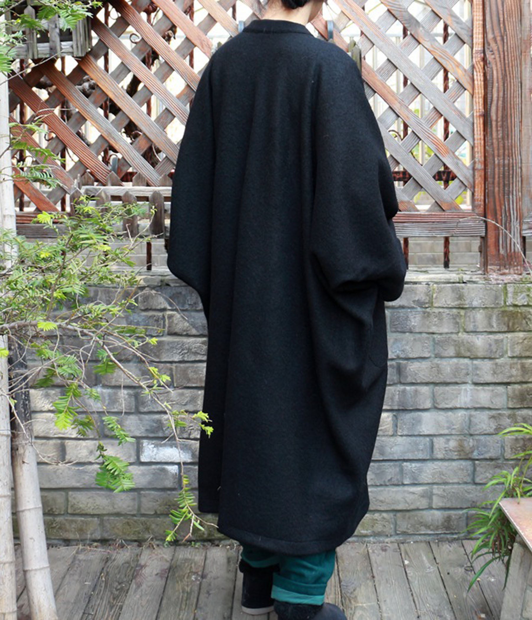 edoa Black Loop-Yarns Wool Oversized Coat