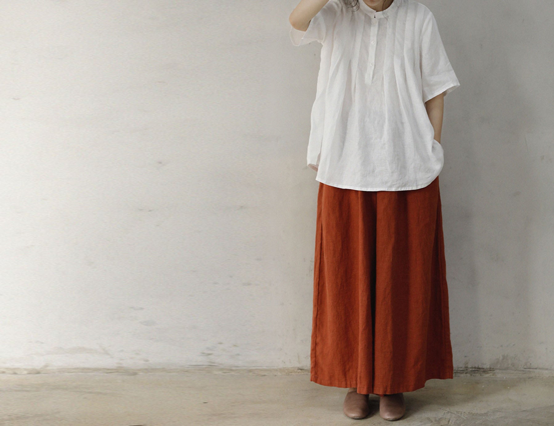 edoa White Pleated French Linen Top