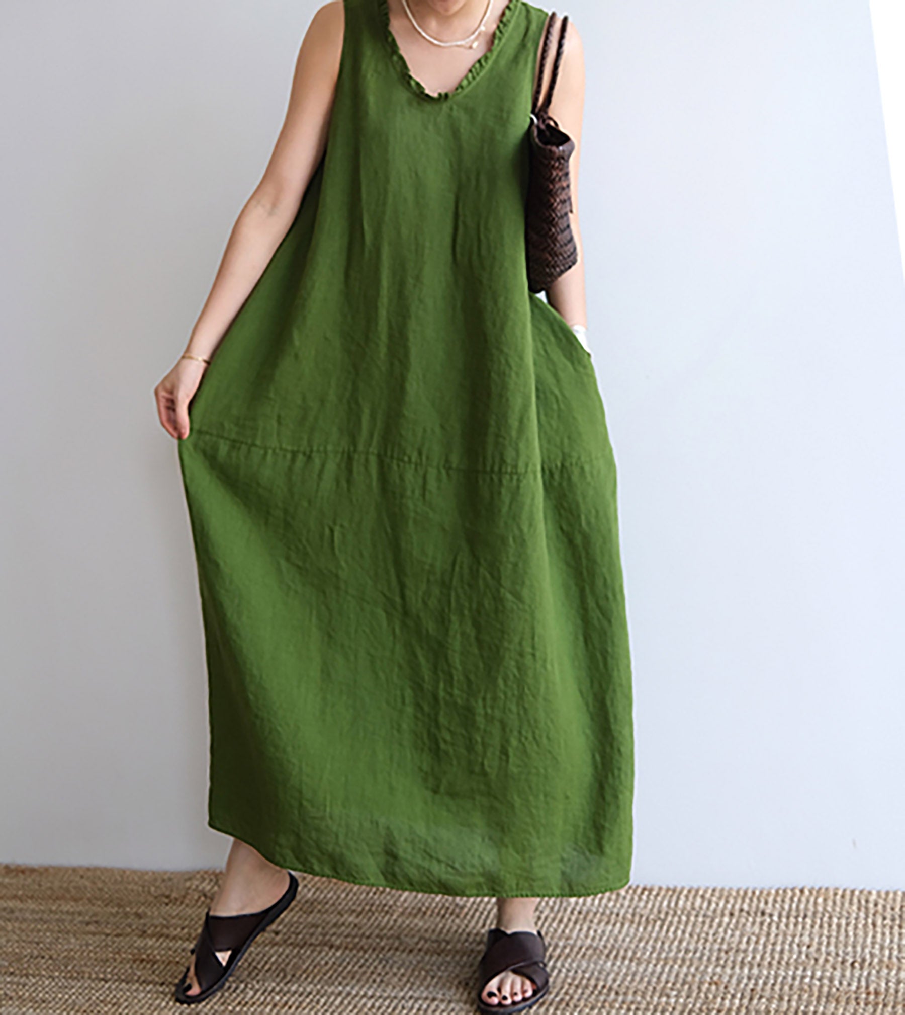 edoa Relaxed Sleeveless Cocoon Dress 