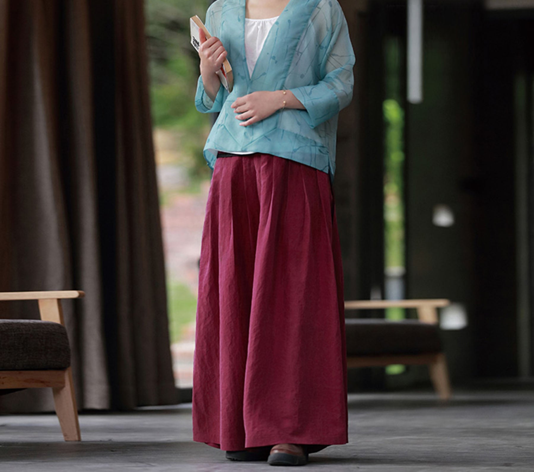 edoa Cracked Mud Silk Pleated Skirt
