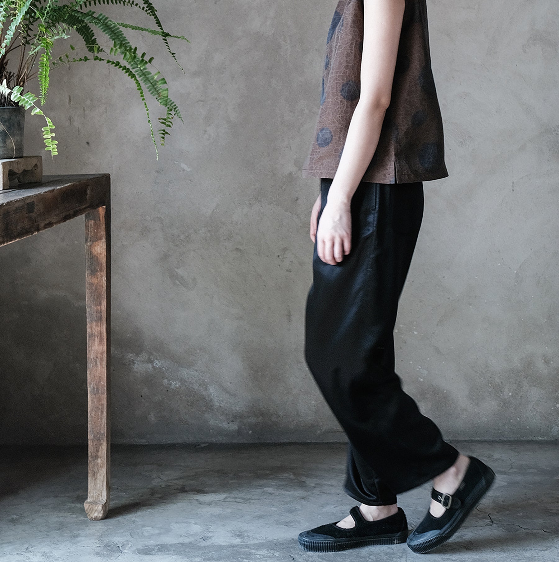 edoa Mud Silk Tapered Pants