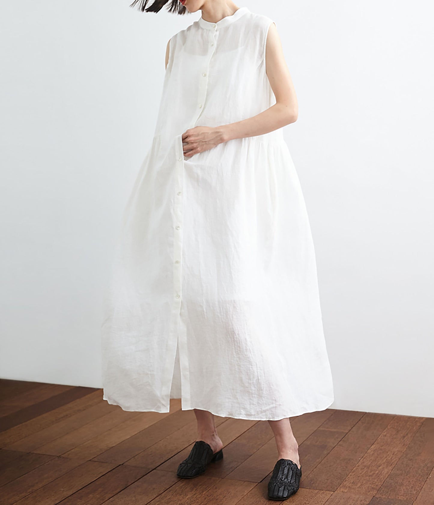 edoa Off White Sleeveless Linen Shirt Dress