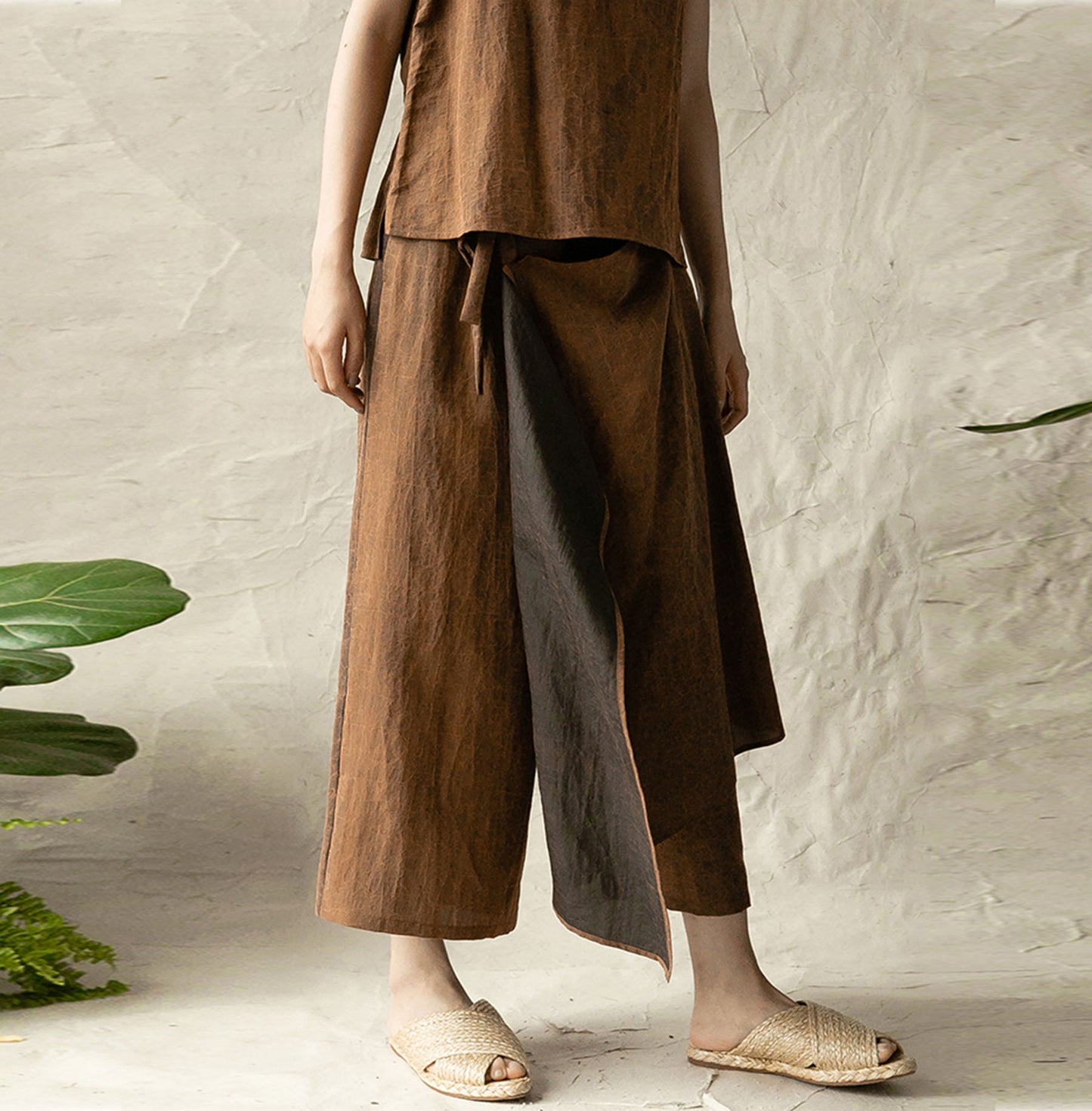 edoa Cracked Mud Silk Crop Apron Pants