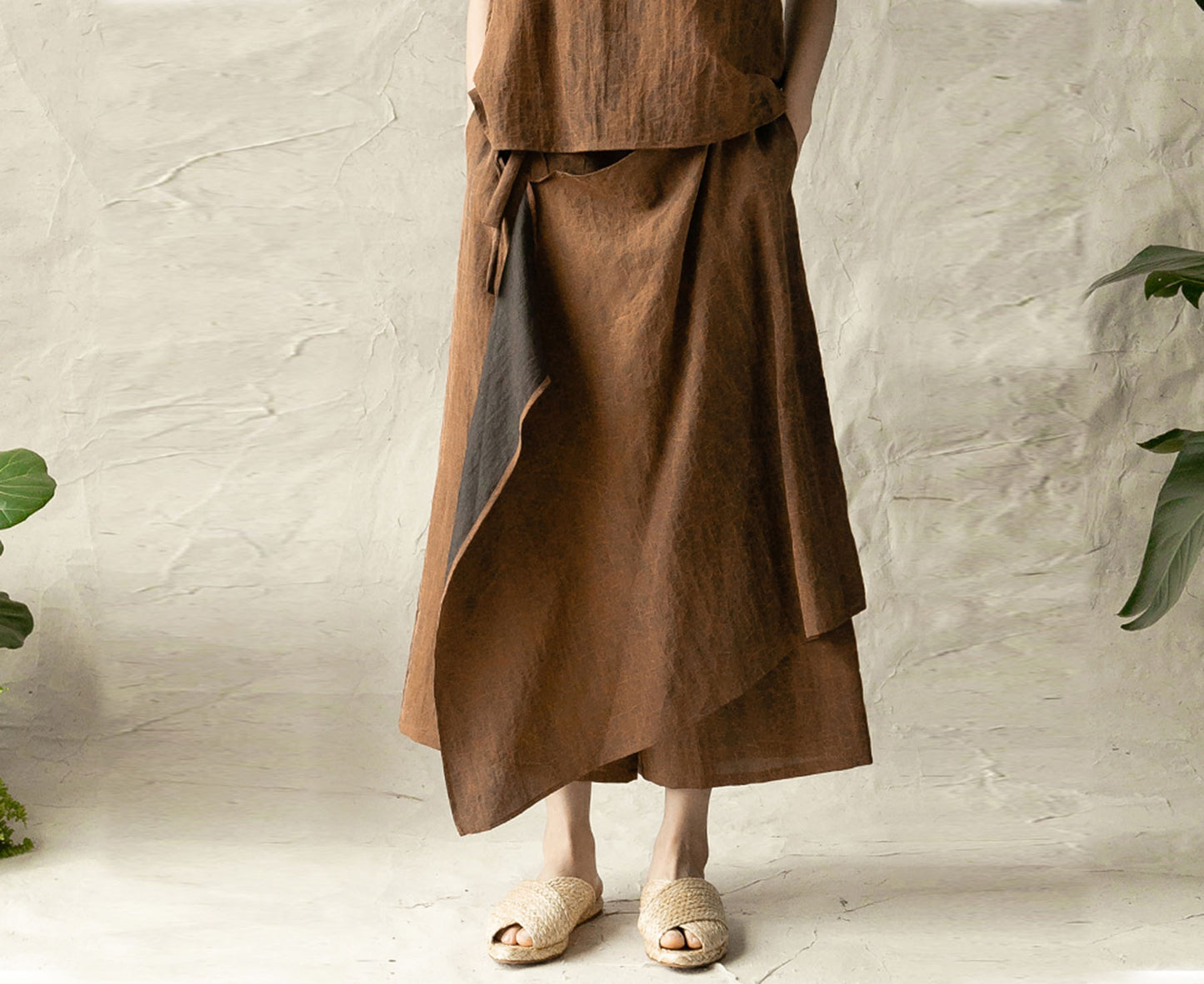 edoa Cracked Mud Silk Crop Apron Pants