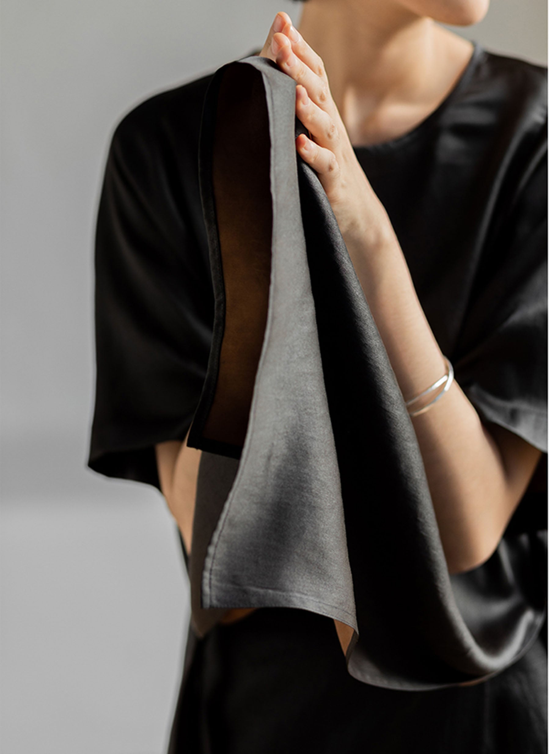 edoa Loose Fitting Mud Silk Crepe Satin Tunic
