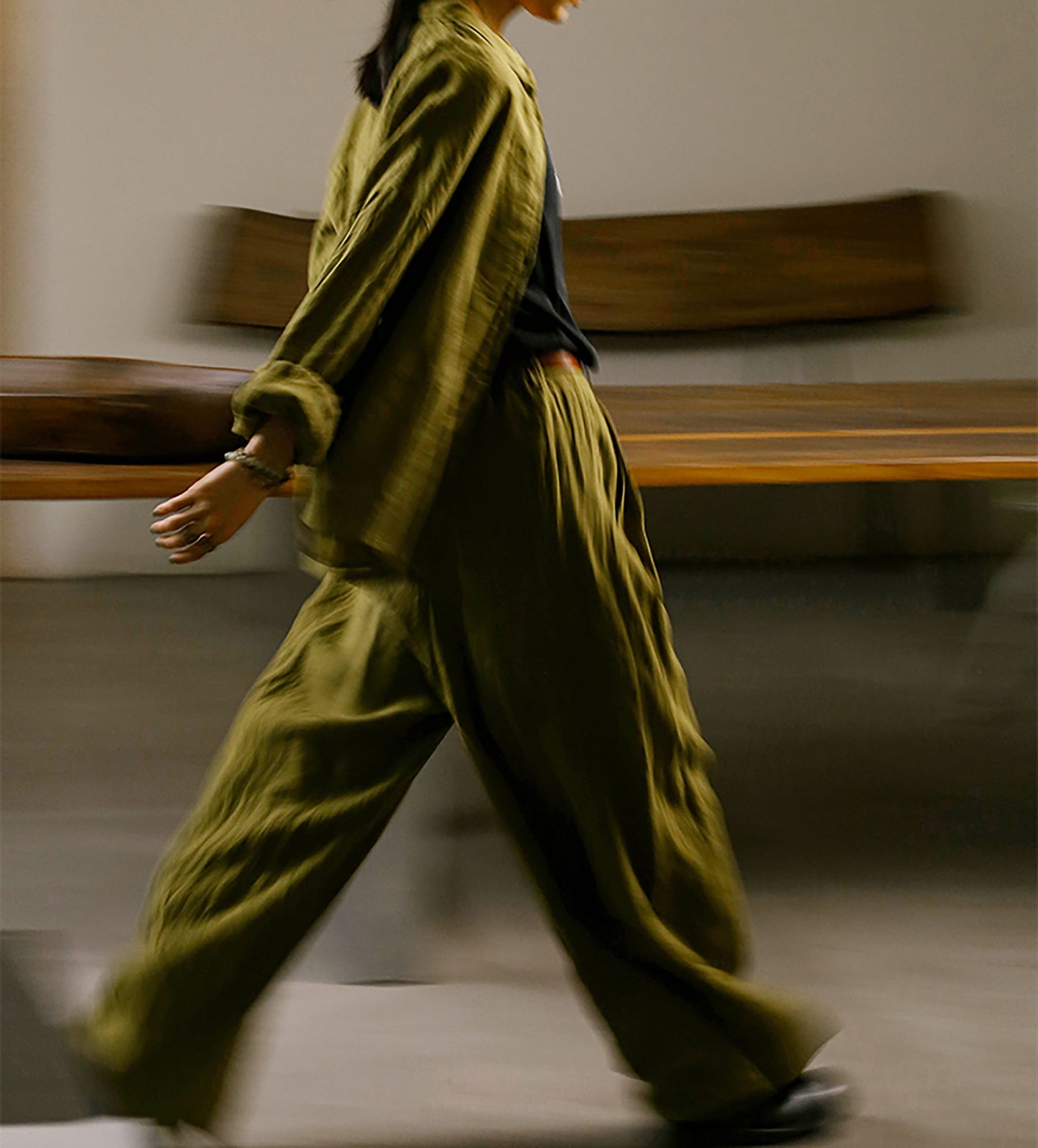 edoa Loose Linen Shirt with Gathered Pocket 
