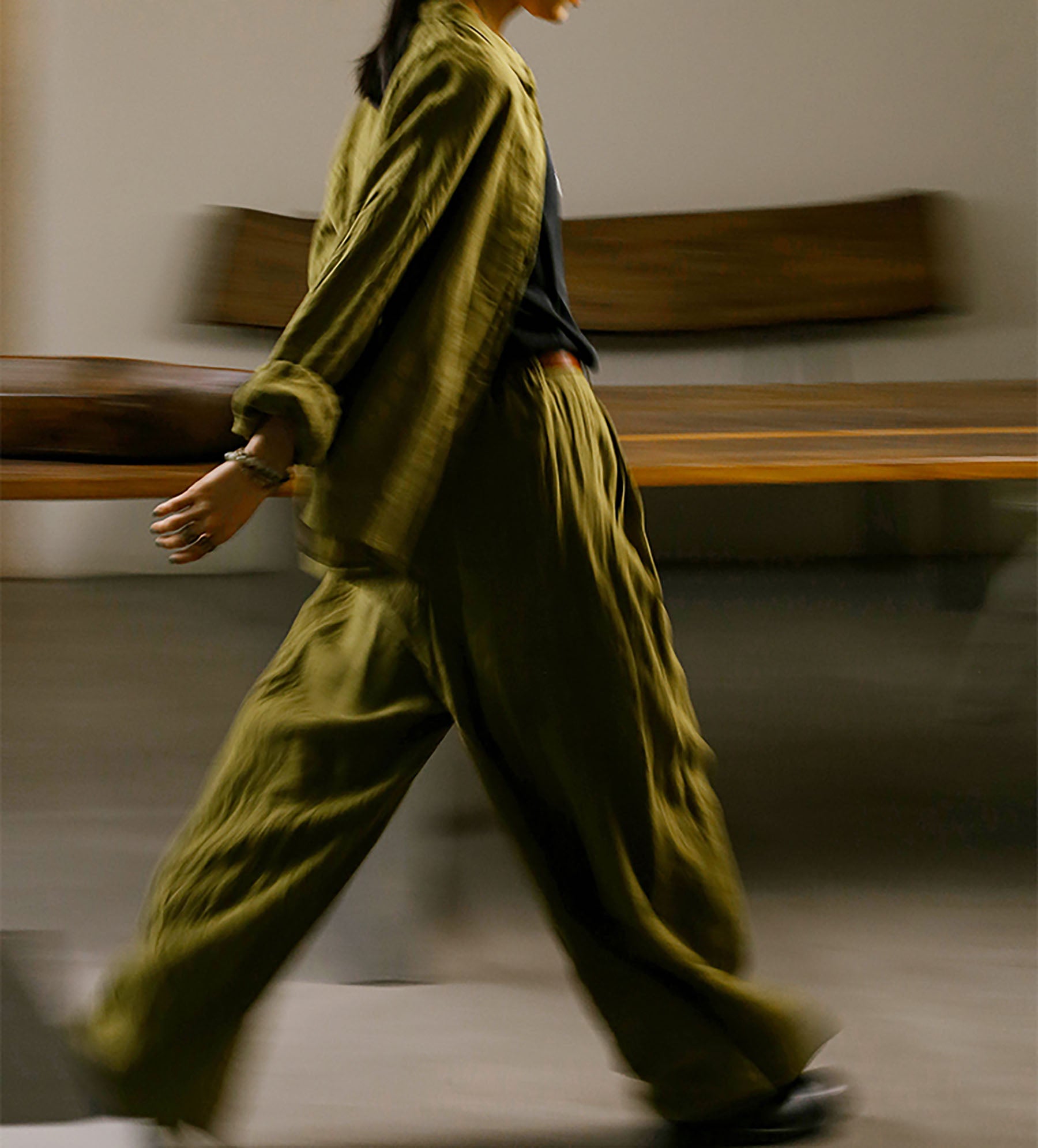 edoa Loose Linen Shirt with Gathered Pocket 