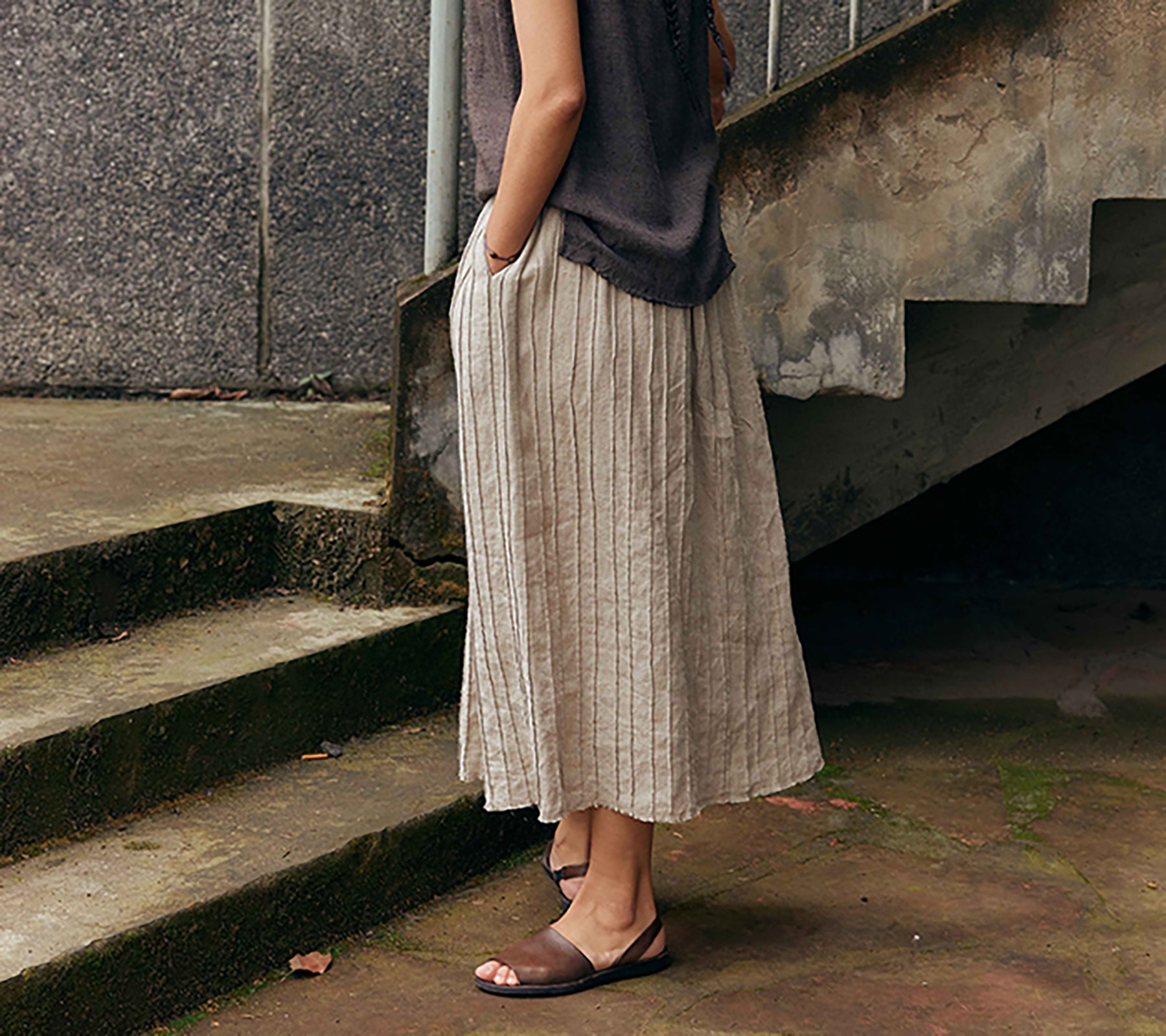 edoa Flax Linen PIntucked Skirt 
