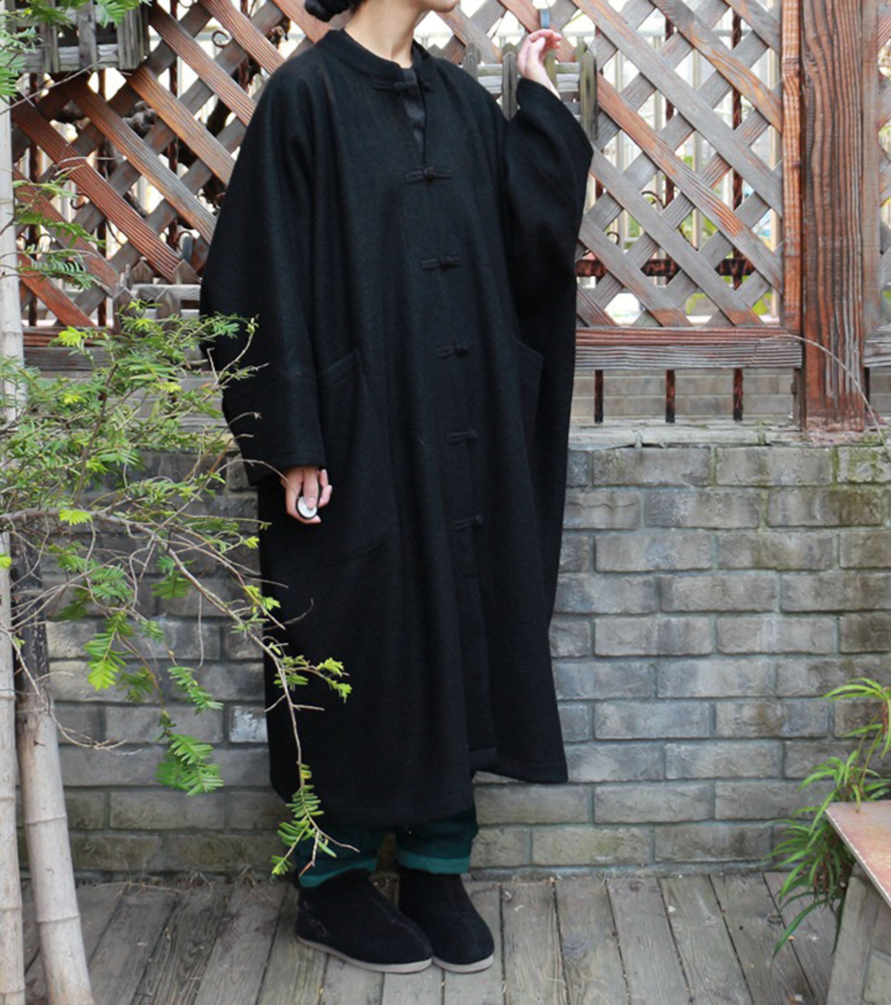 edoa Black Loop-Yarns Wool Oversized Coat