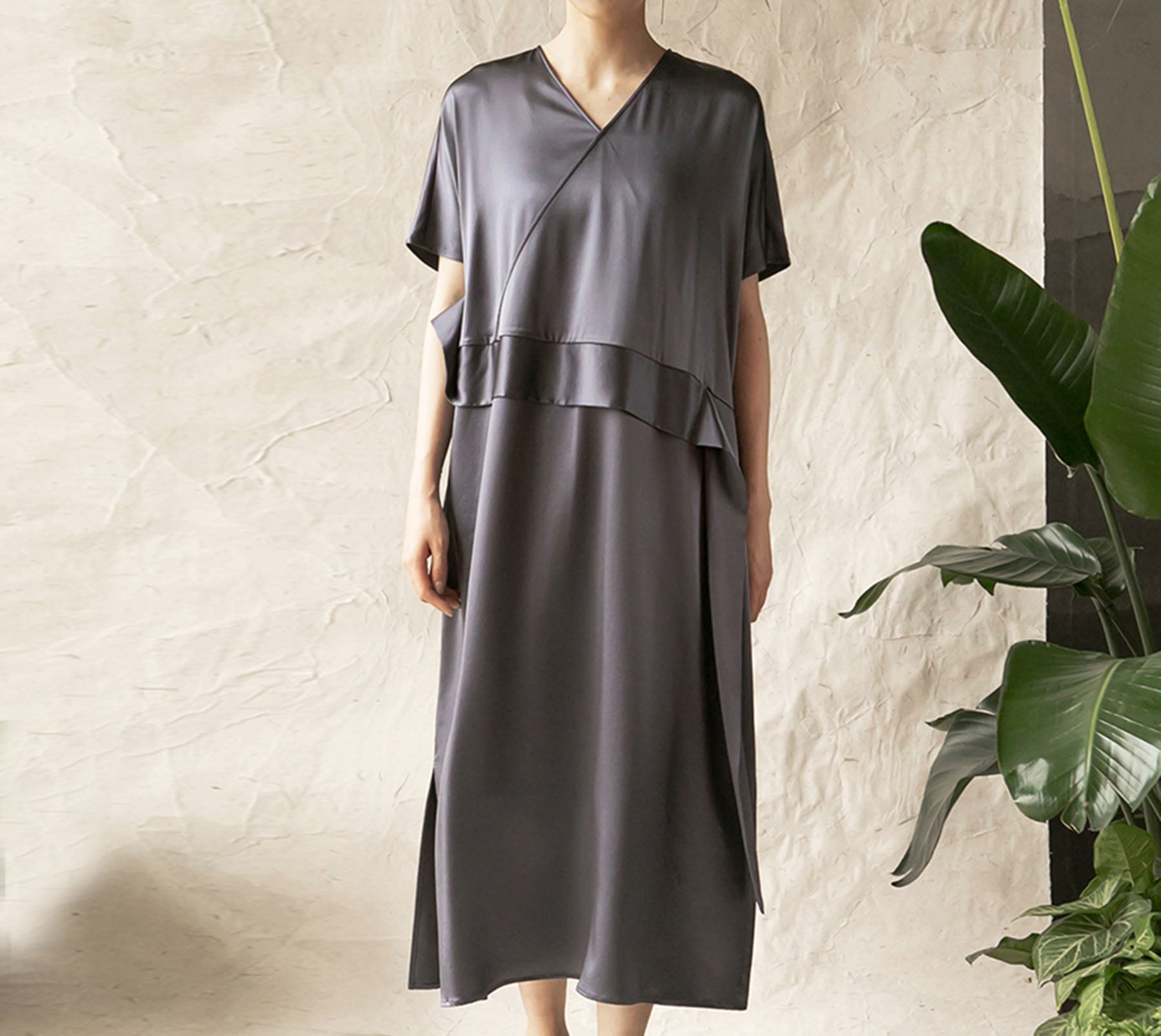 edoa Heavy Weight Silk Charmeuse V-neck Dress