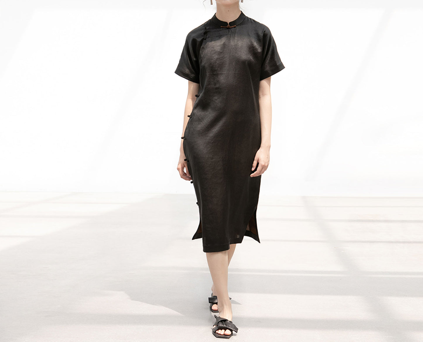edoa Mud Silk Charmeuse Short Sleeves Qipao