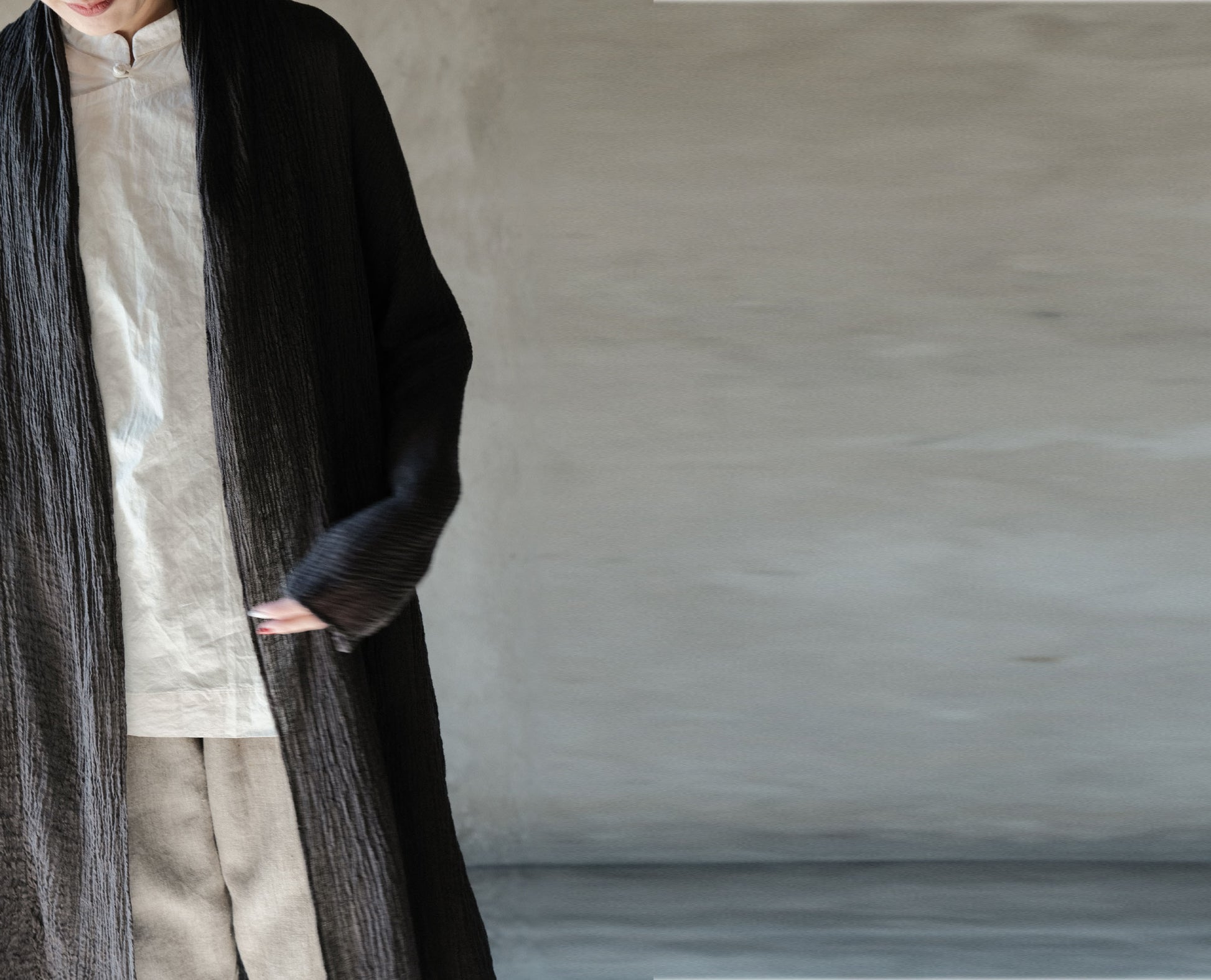 edoa Crinkled Linen Long Cargidan Coat