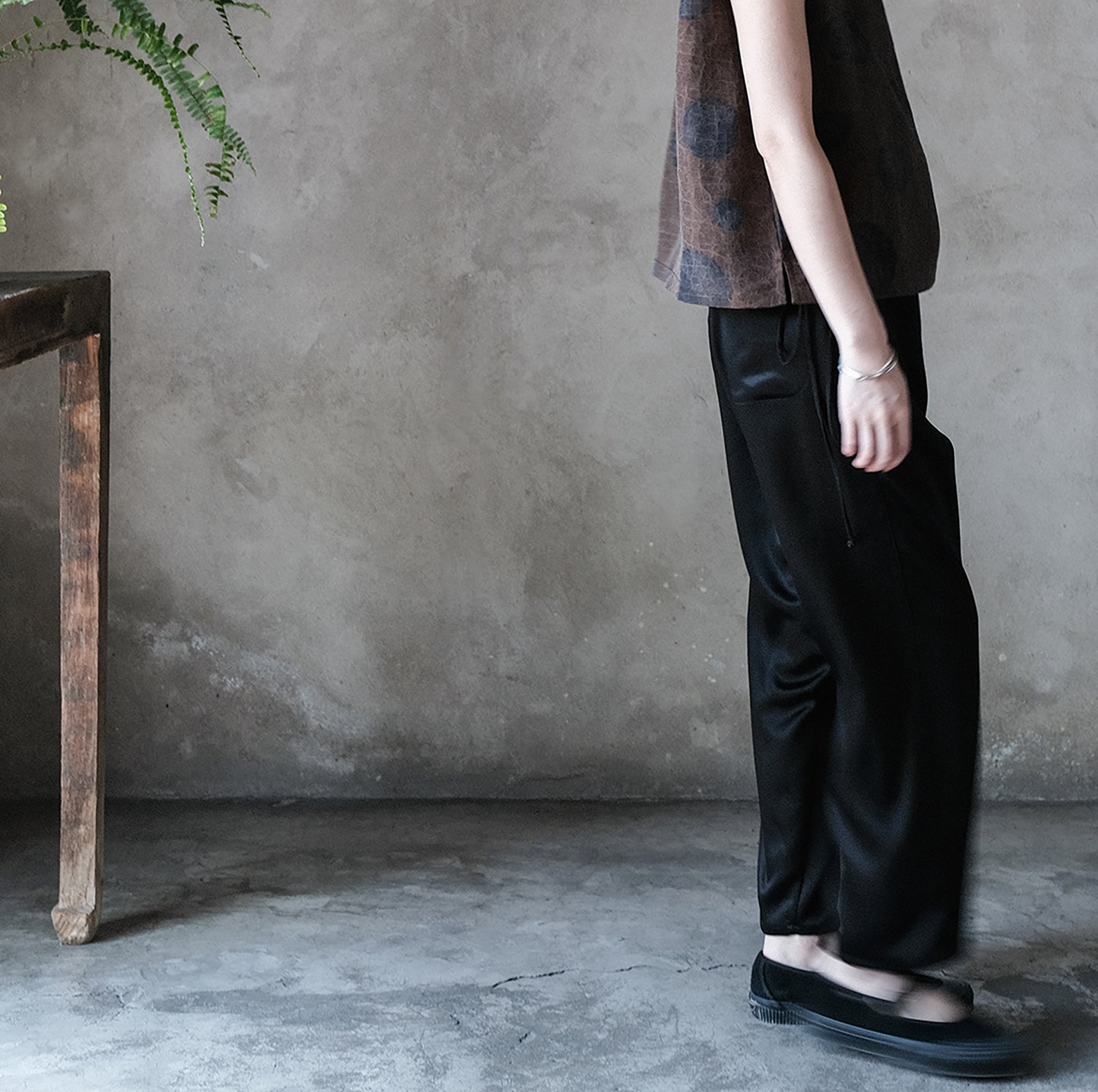 edoa Mud Silk Tapered Pants