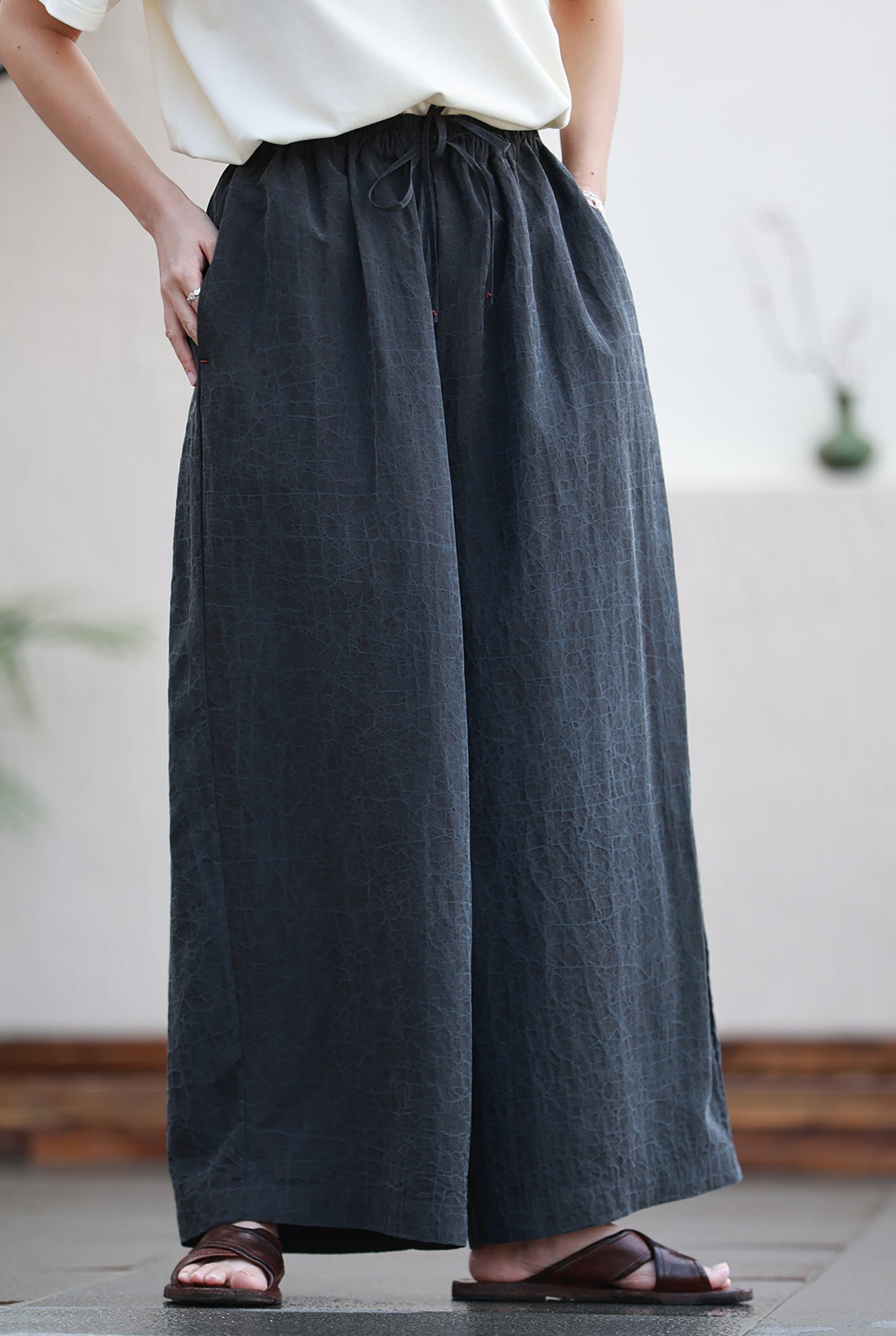 edoa Cracked Mud Silk Wide Leg Pants 