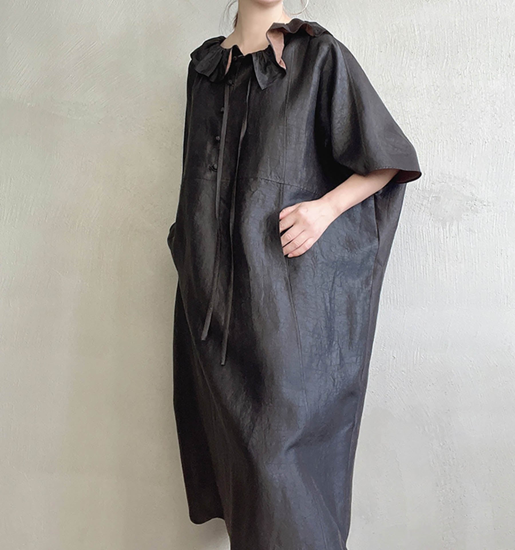 edoa Oversized Cracked Mud Silk Ruffle Neck Dress 
