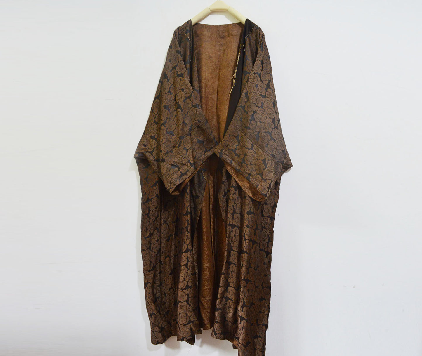 edoa Mud Silk Jacquard Kimono Coat in Rose Pattern