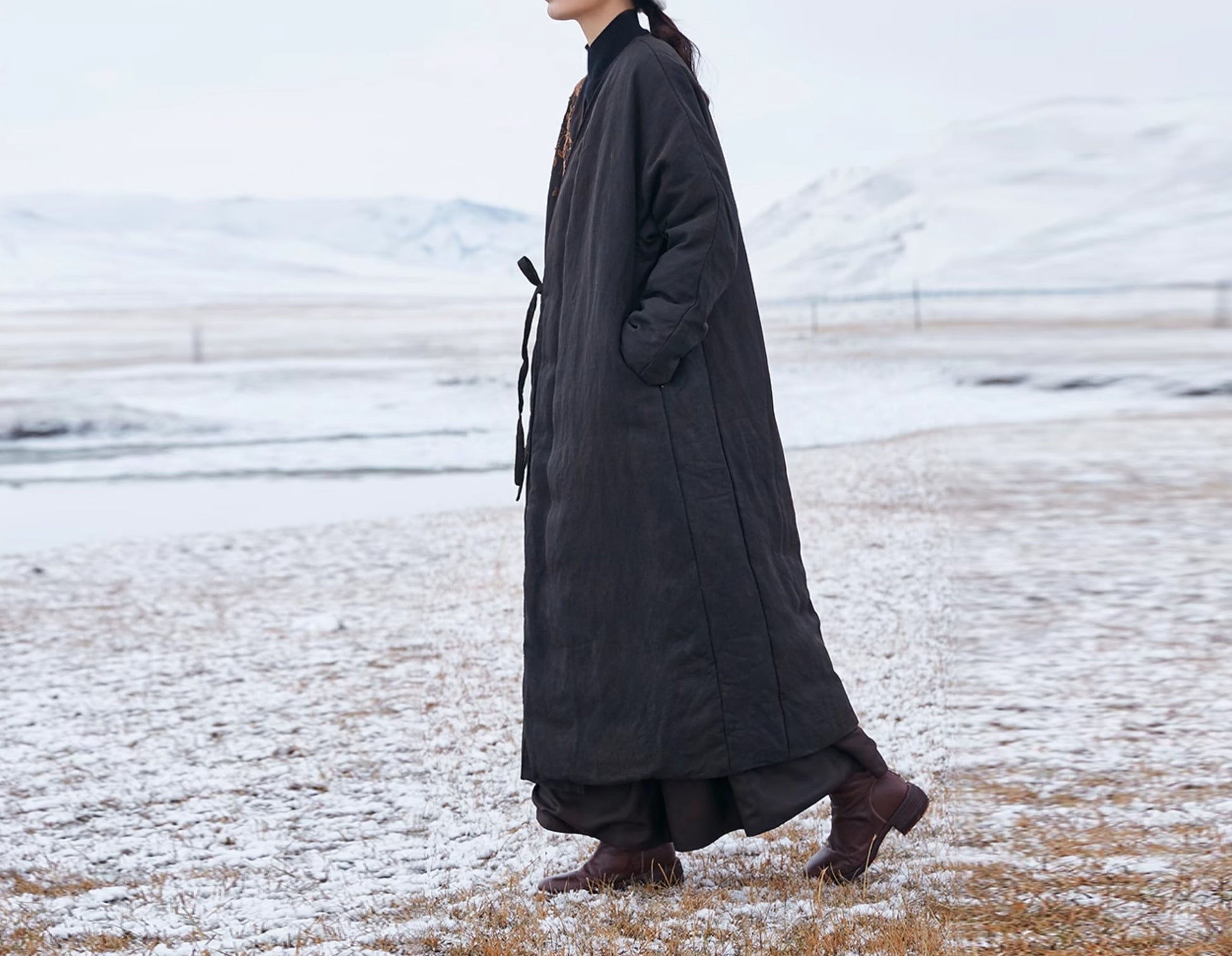 edoa Mud Silk Spun Hanfu Goose Down Coat with Hand Embroidery