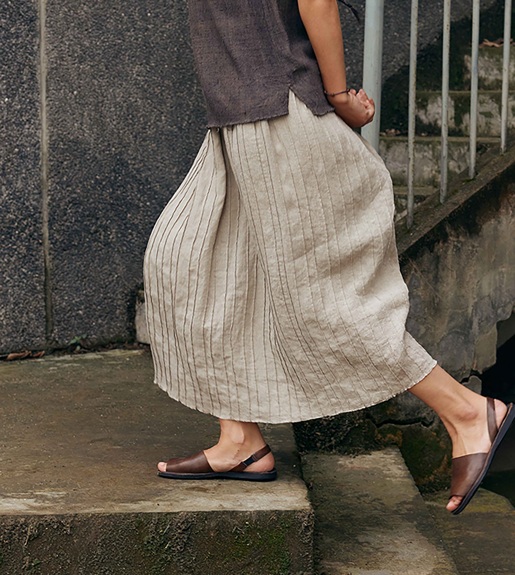 edoa Flax Linen PIntucked Skirt 