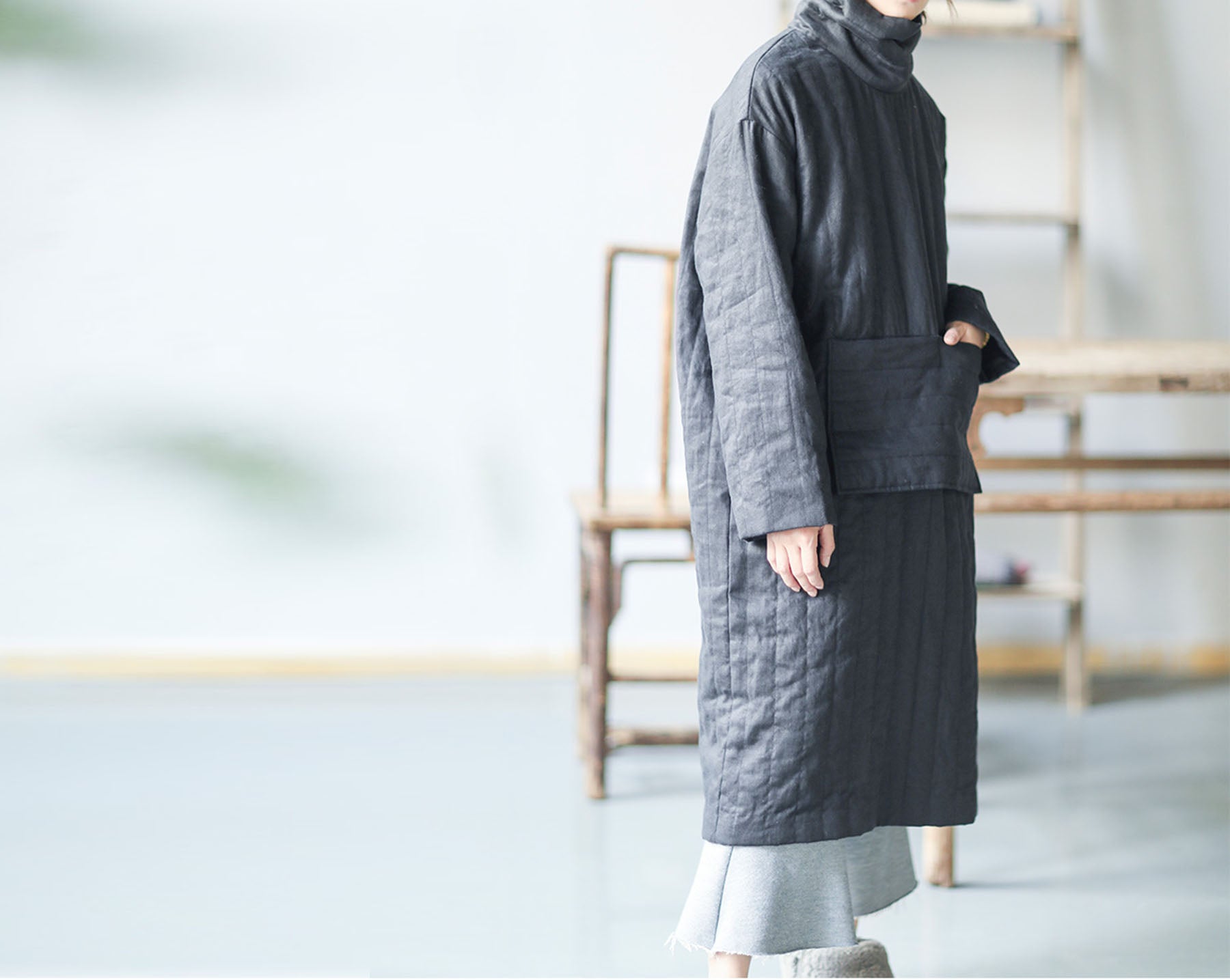 edoa Linen Turtle Neck Quilted Pull-over Coat