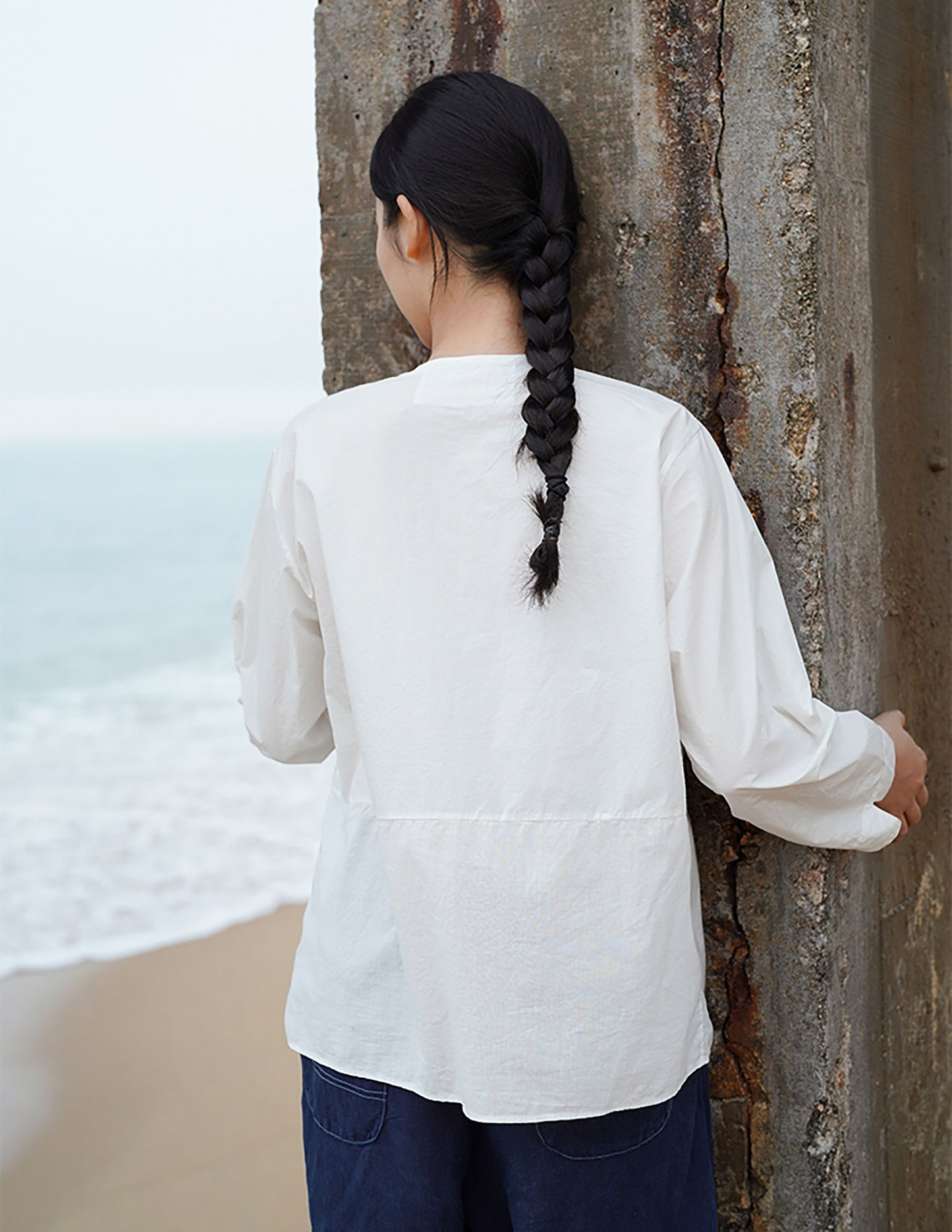 edoa Longsleeve Paper Cotton V-neck Shirt