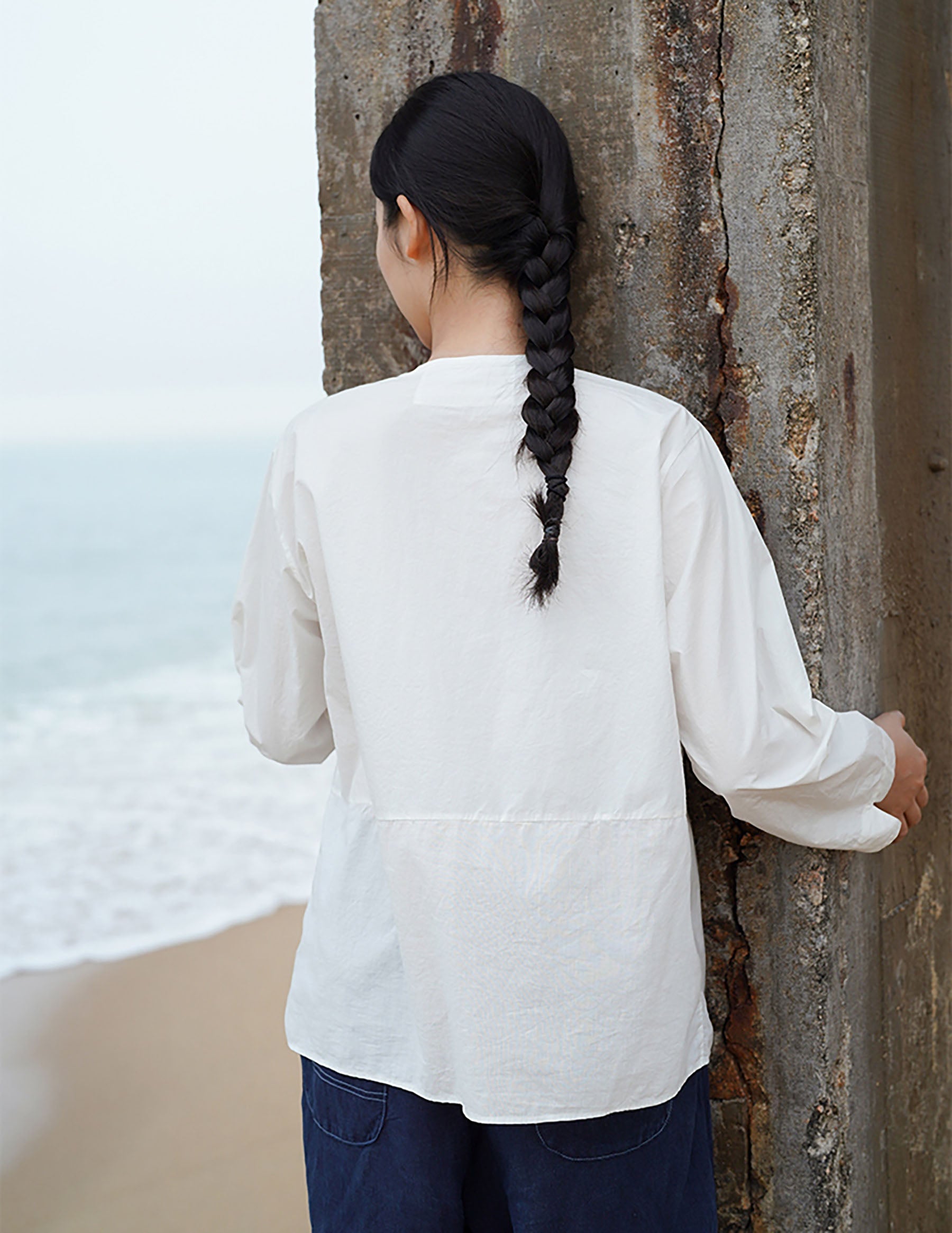 edoa Longsleeve Paper Cotton V-neck Shirt