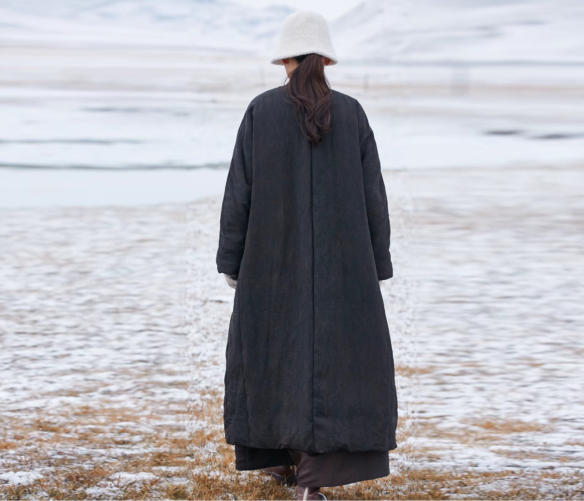 edoa Mud Silk Spun Hanfu Goose Down Coat with Hand Embroidery