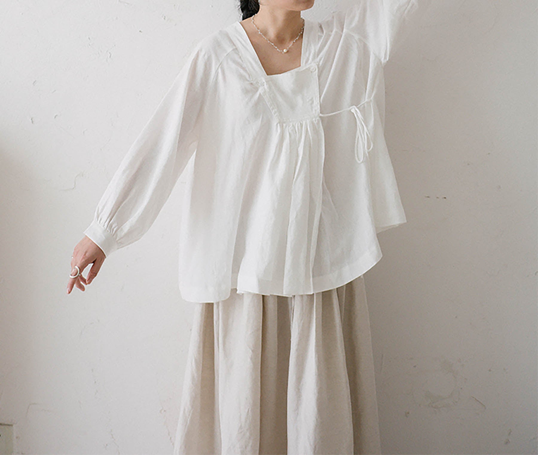 edoa Linen Puff Sleeves Blouse