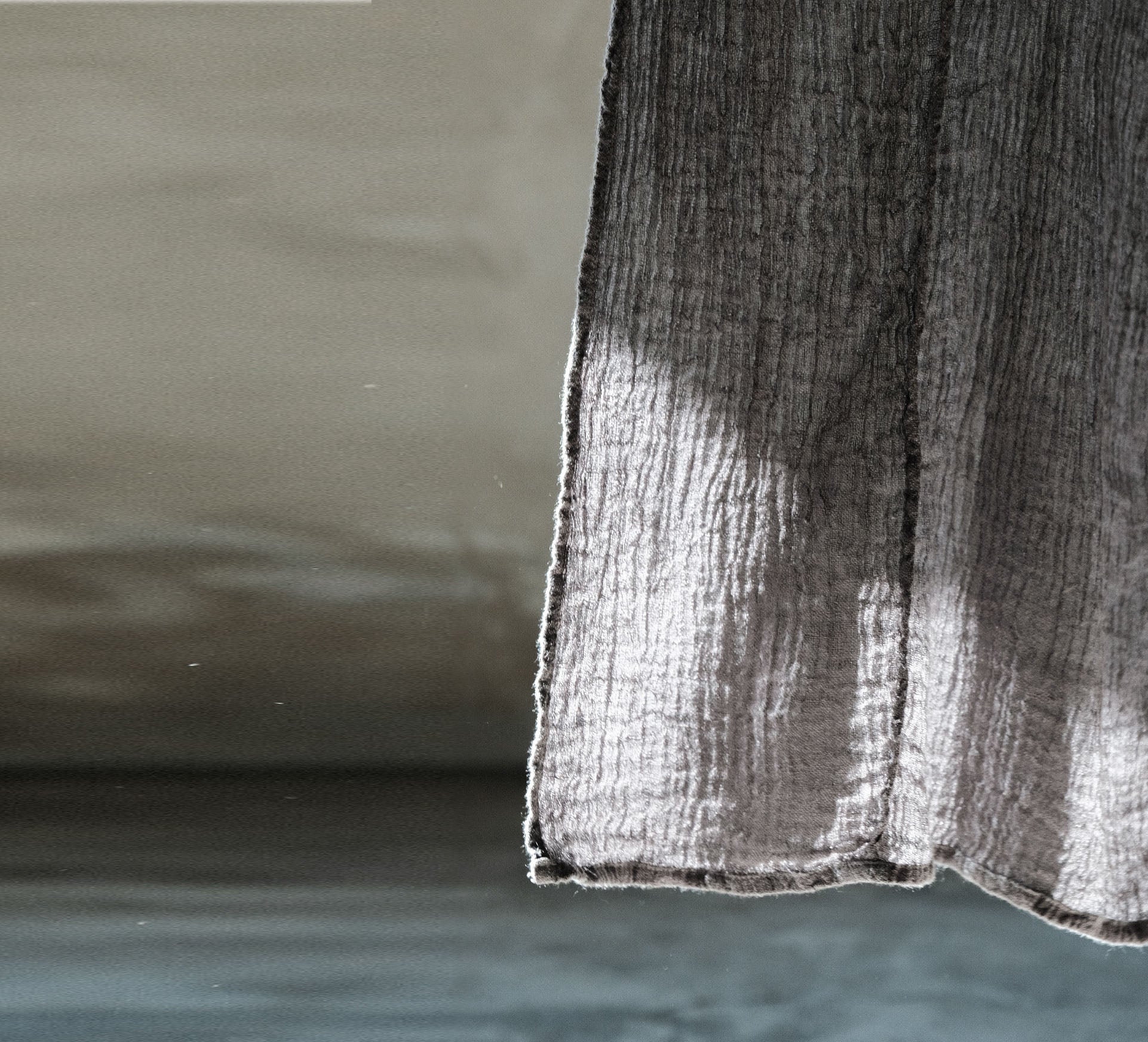 edoa Crinkled Linen Long Cargidan Coat