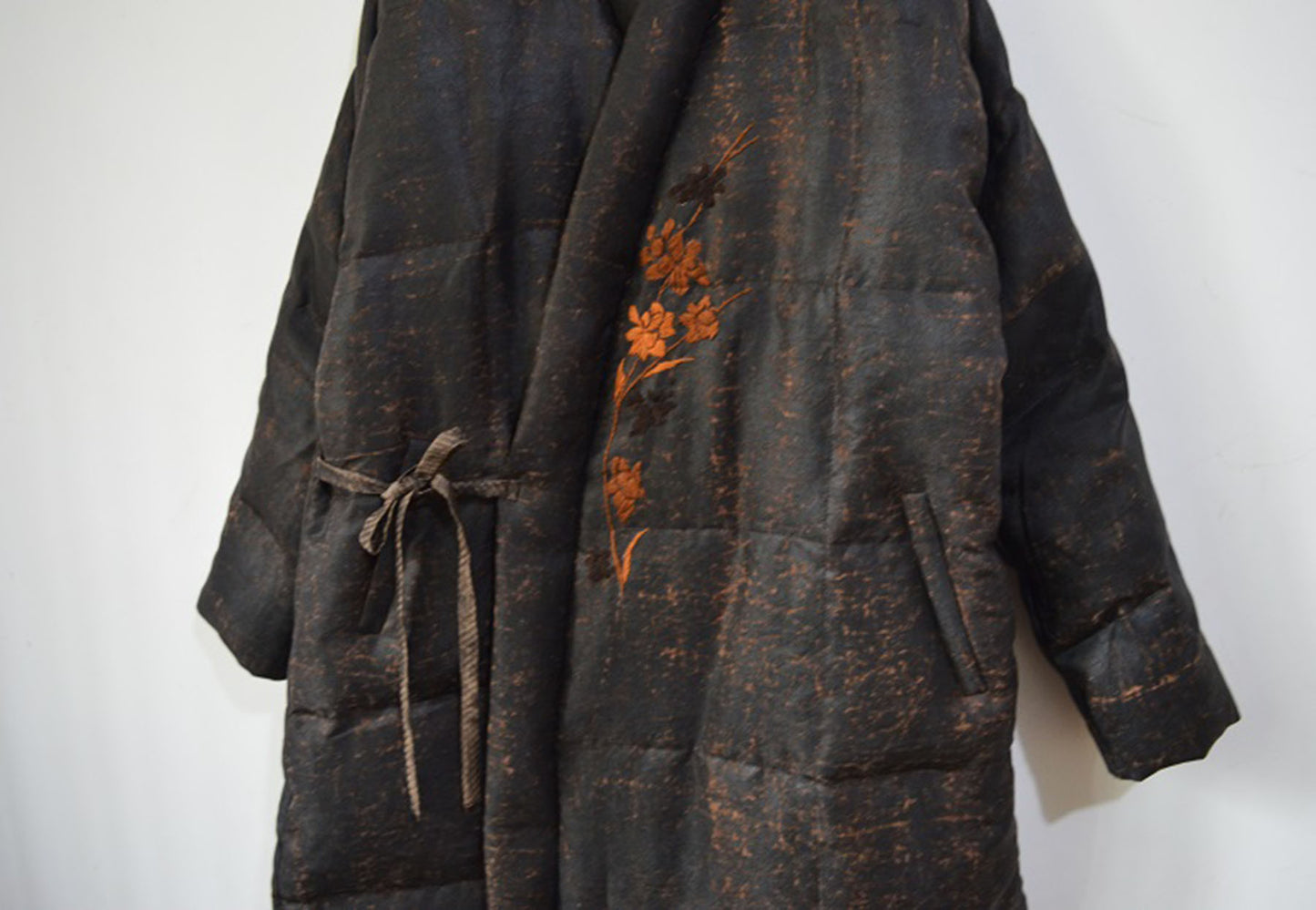 edoa Winter Loose Fitting Distressed Mud Silk Quilt Down Coat wih Hand Embroidery