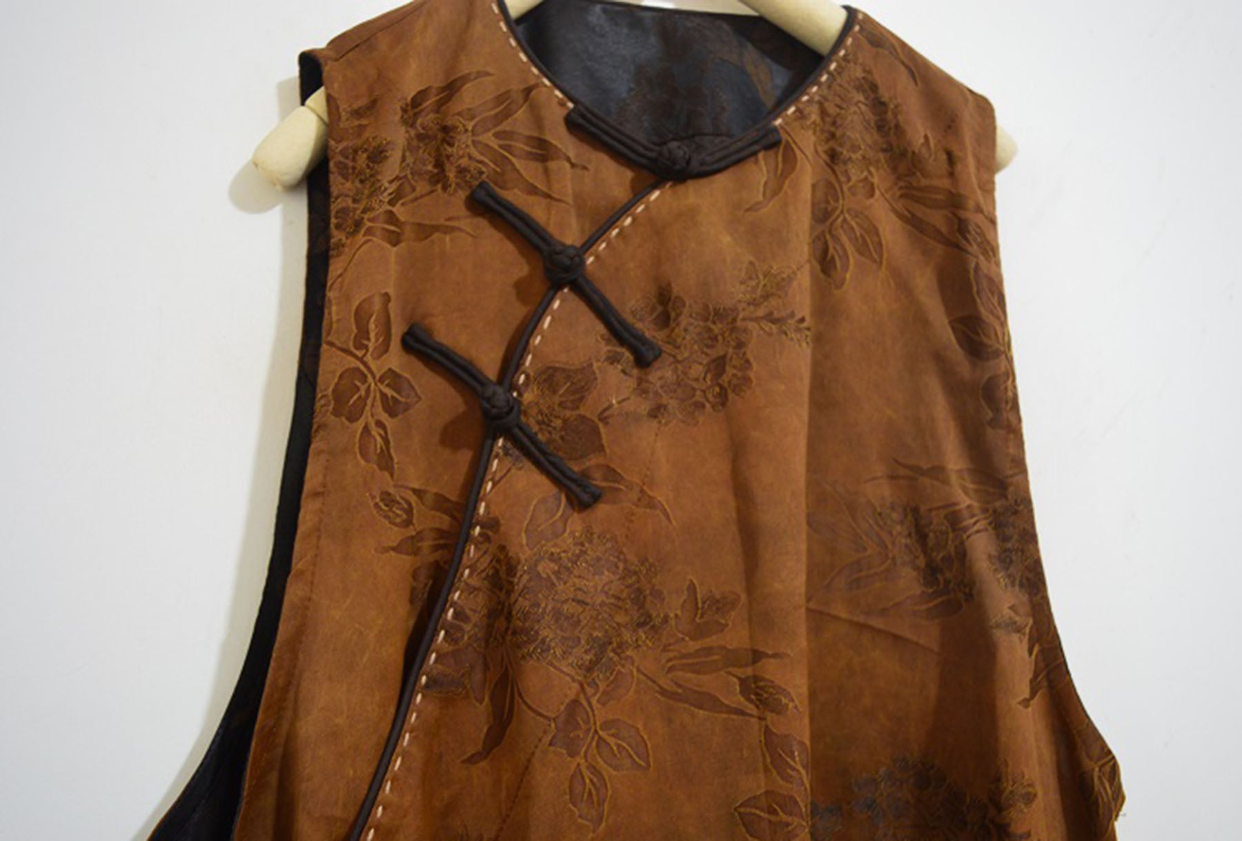 edoa Mud Silk Rayon Blend Jacquard Chinese Vest