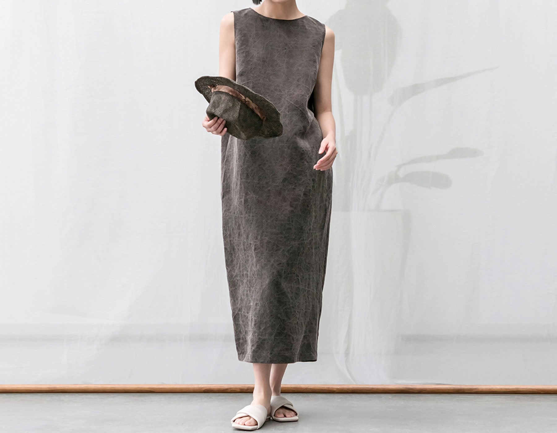 edoa Cracked Mud Silk Sleeveless Coccon Dress