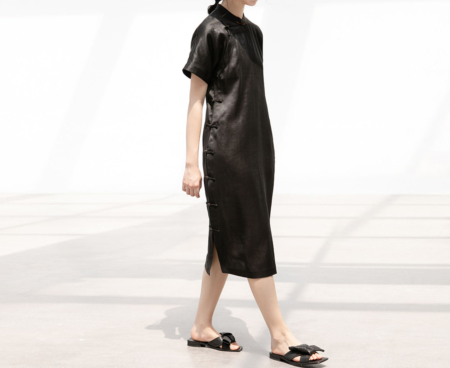 edoa Mud Silk Charmeuse Short Sleeves Qipao