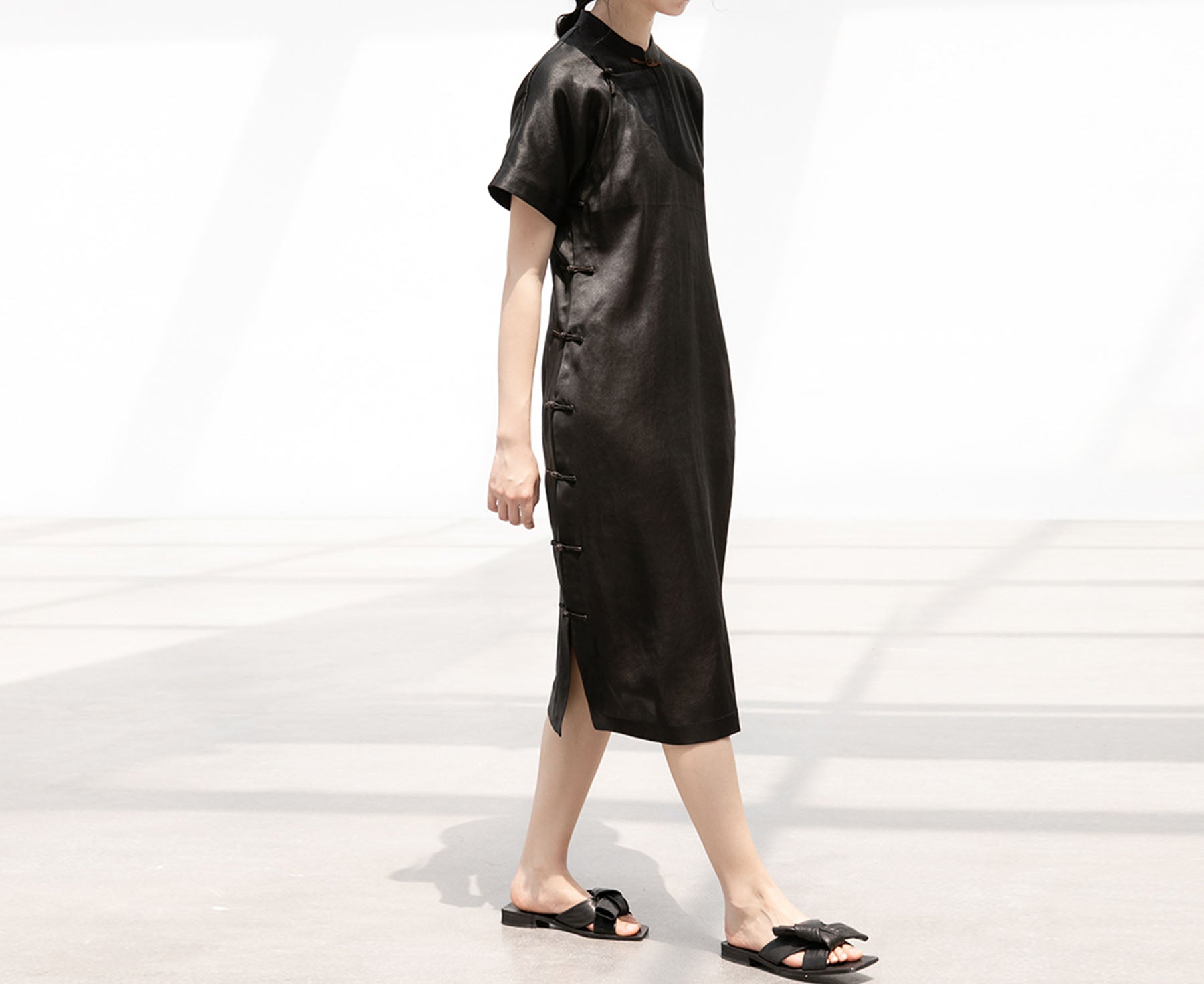 edoa Mud Silk Charmeuse Short Sleeves Qipao