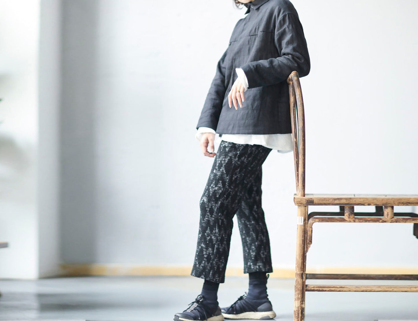 edoa Unisex Black Linen Padded Jacket 