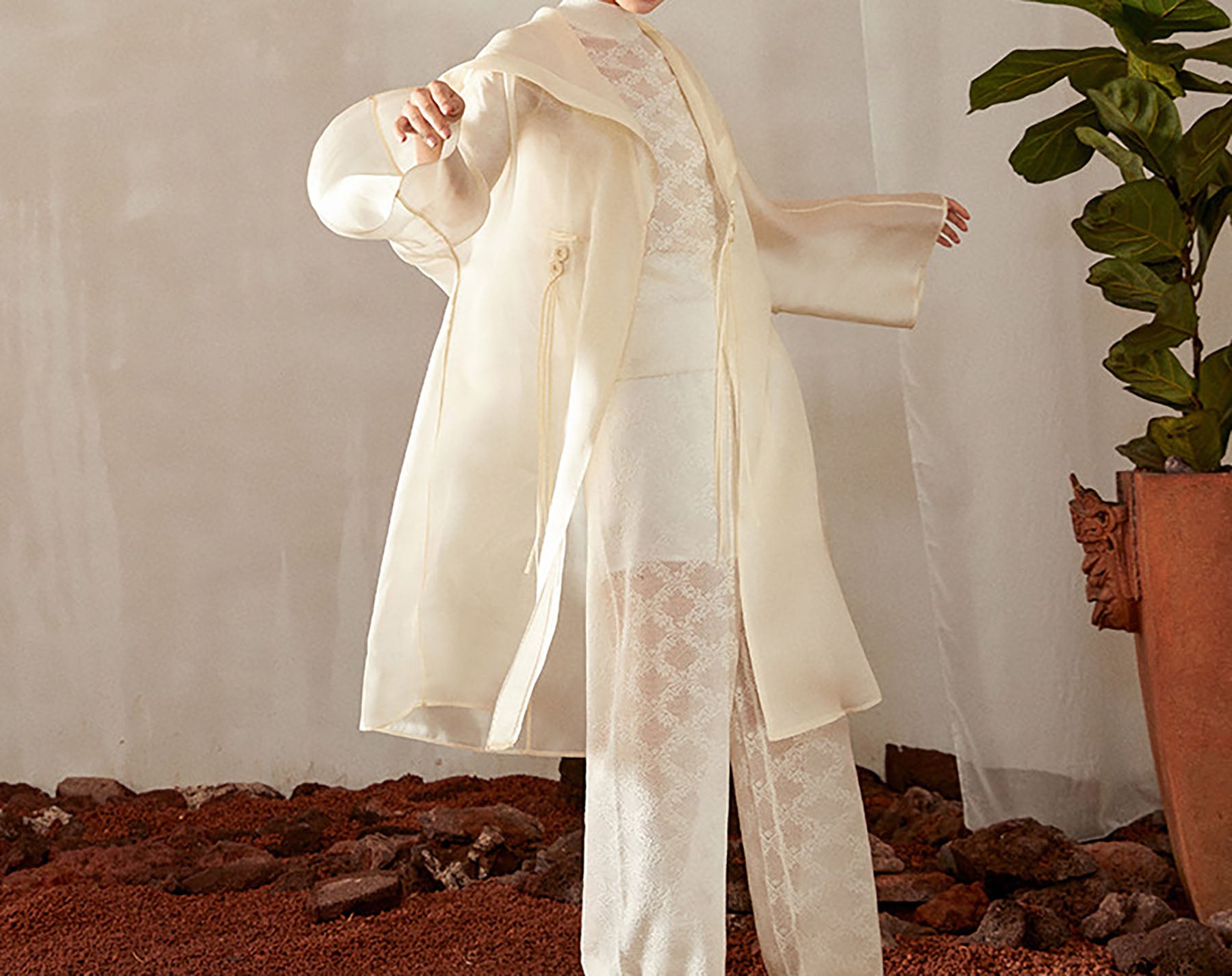 edoa Oversized Chinese Style Mulberry Silk Satin Organza Hooded Coat