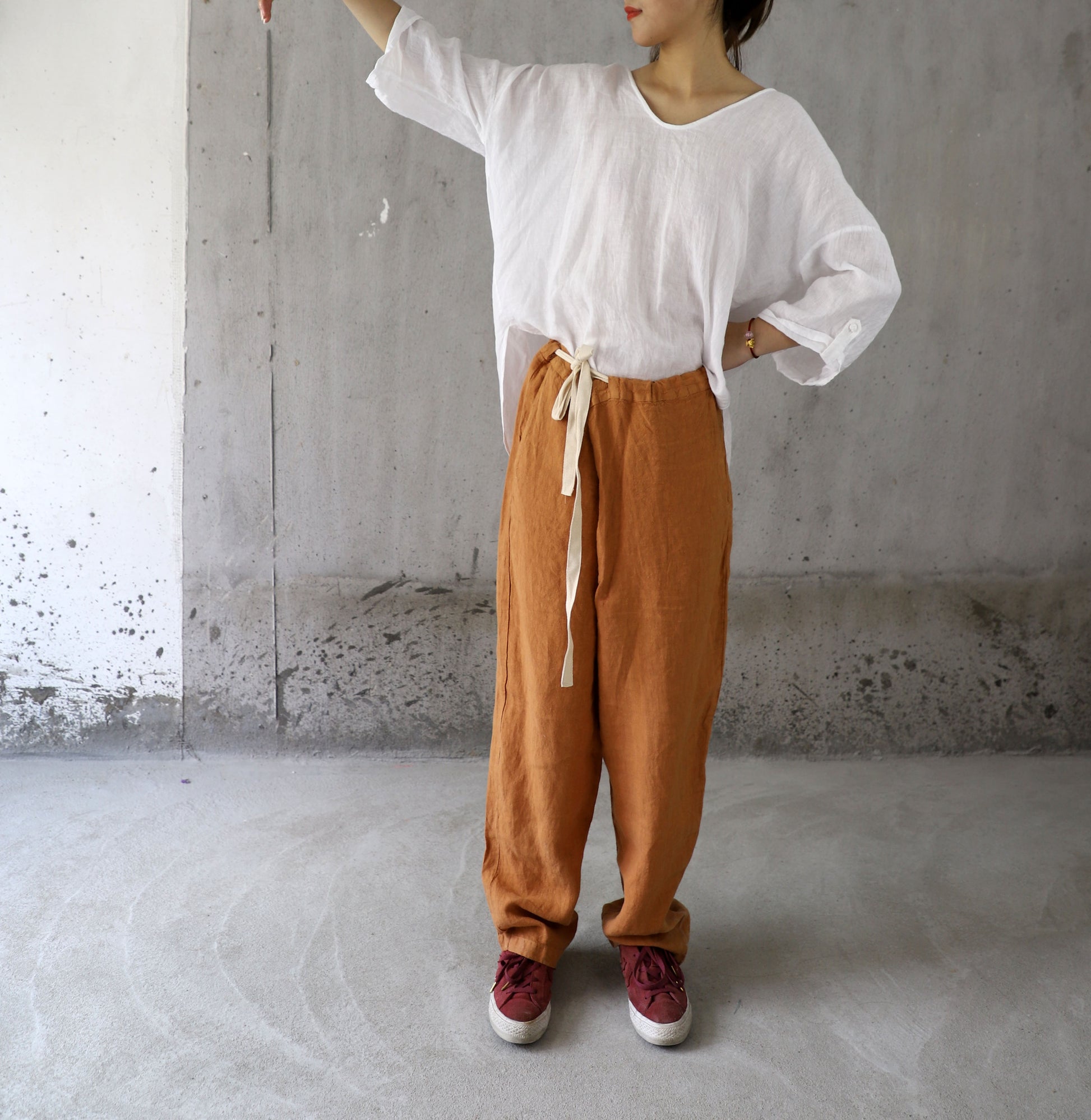 edoa Loose Fitting Front Pleated Linen Pants 