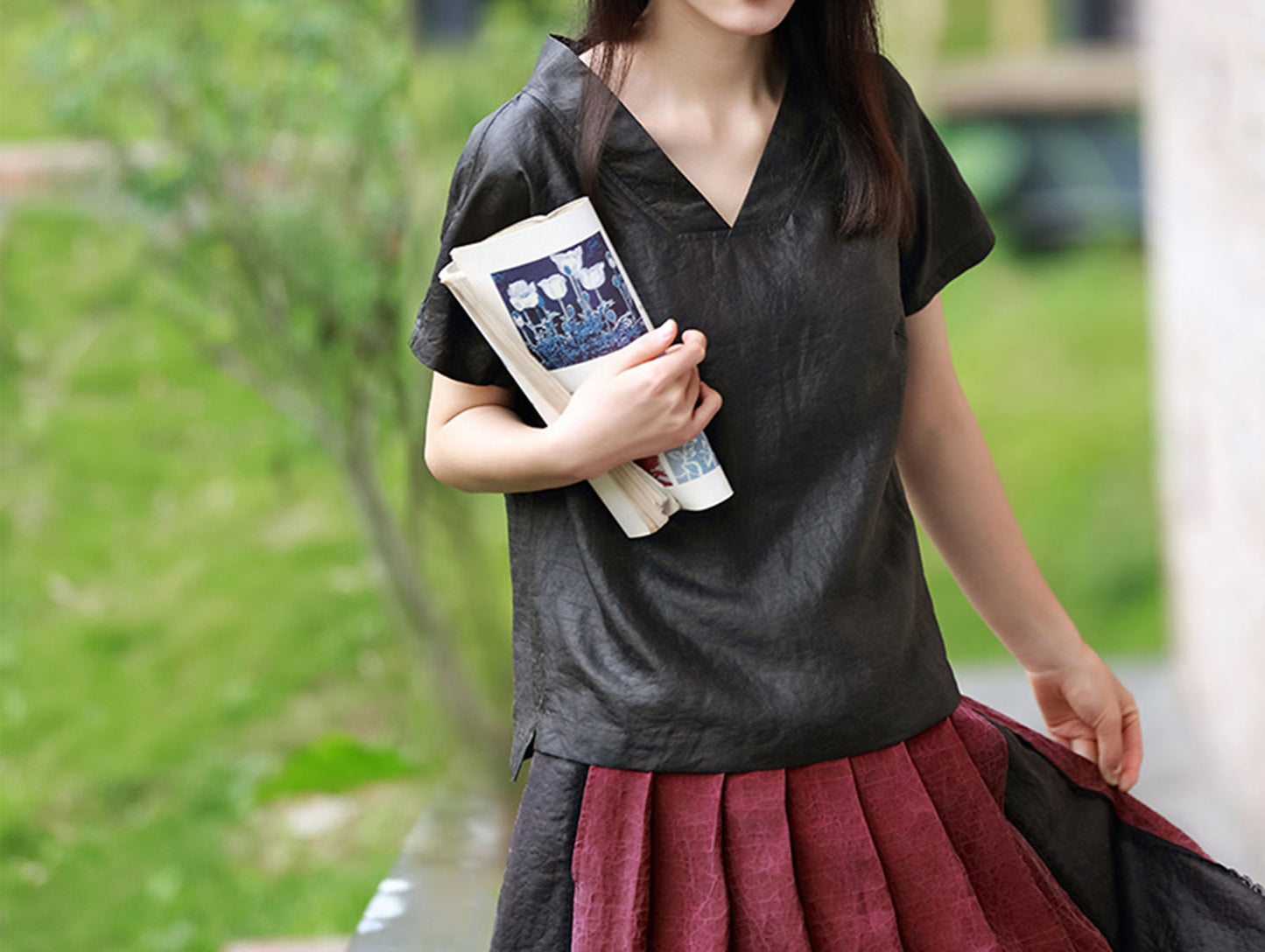 edoa Cracked Mud Silk V-neck Tee