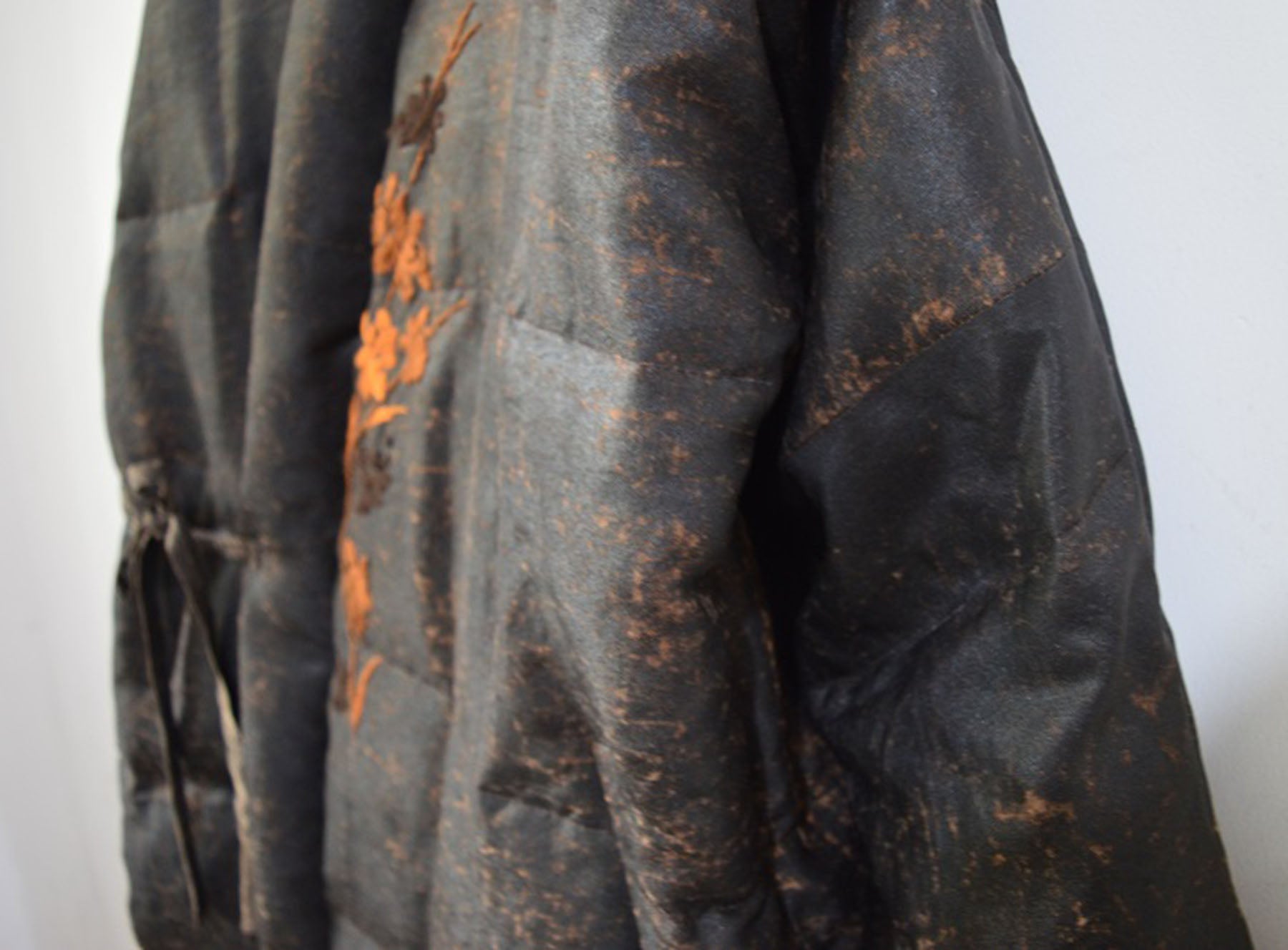 edoa Winter Loose Fitting Distressed Mud Silk Quilt Down Coat wih Hand Embroidery