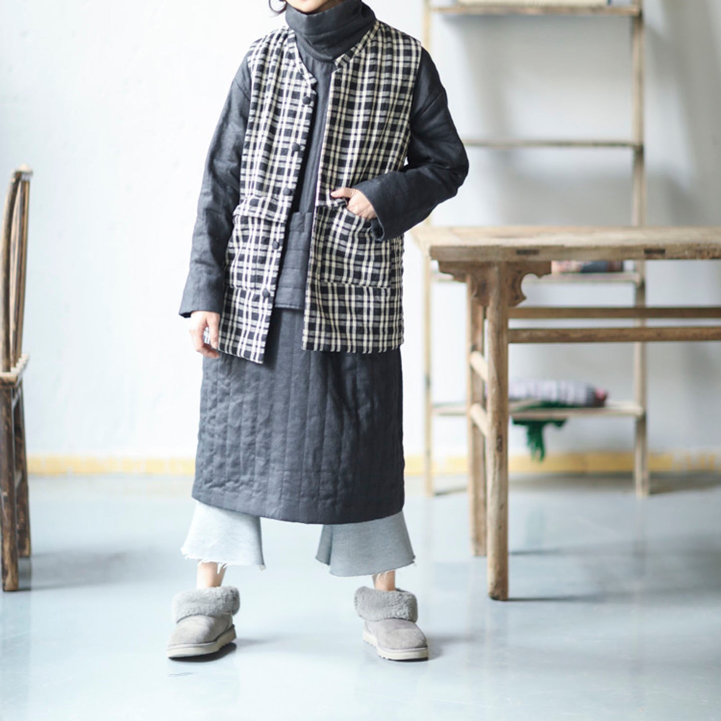 edoa Linen Turtle Neck Quilted Pull-over Coat