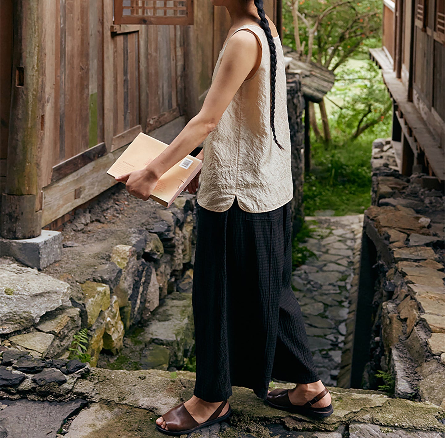 edoa Tusssh Silk Square-neck Tank Top 