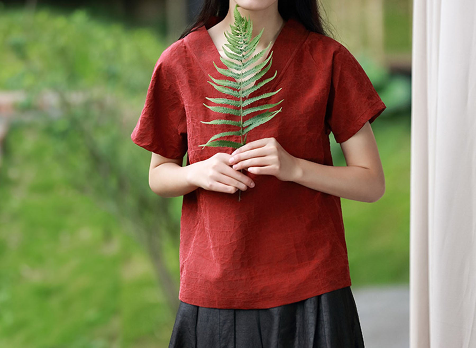 edoa Cracked Mud Silk V-neck Tee