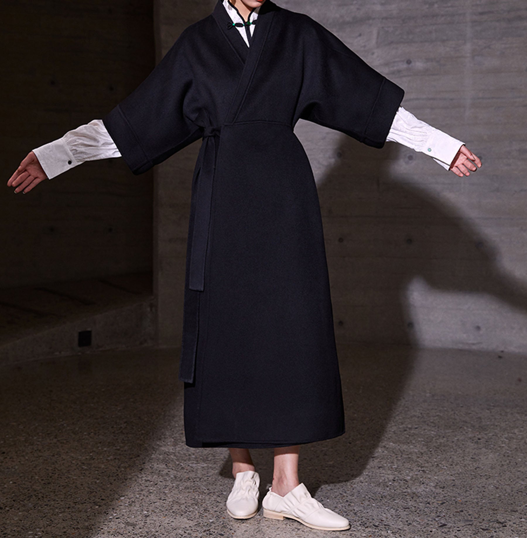 edoa Double Faced Wool Tie Coat 