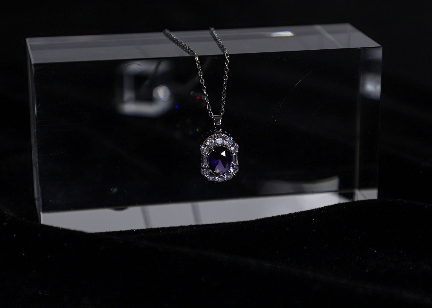 edoa Vintage Amethyst Halo Necklace