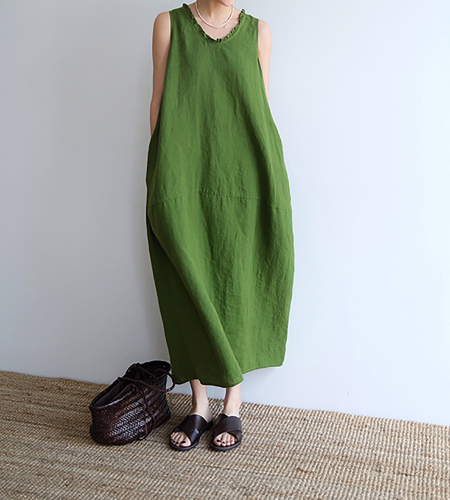 edoa Relaxed Sleeveless Cocoon Dress 