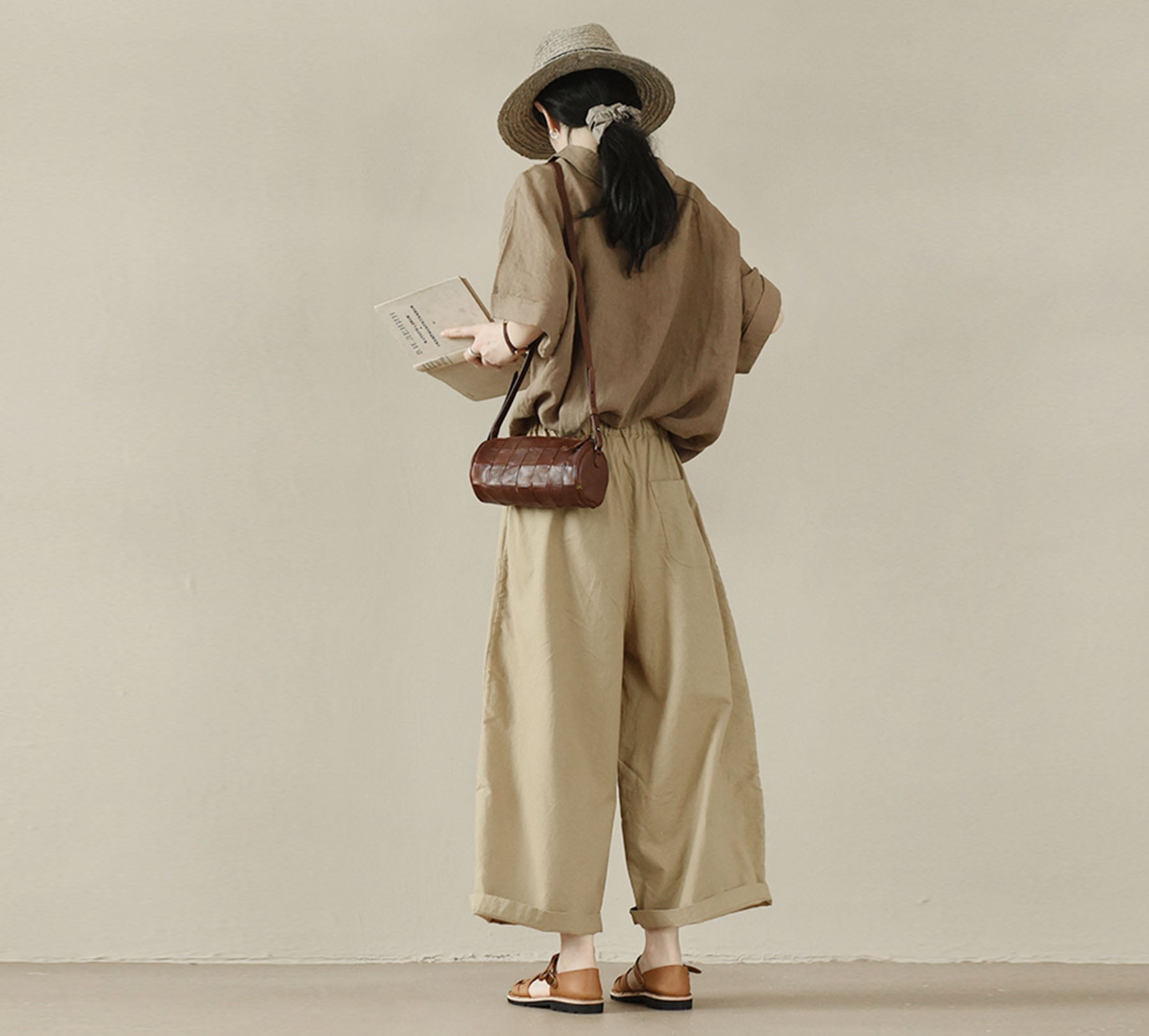 edoa Light Weight Linen Peter-pan Collar Shirt