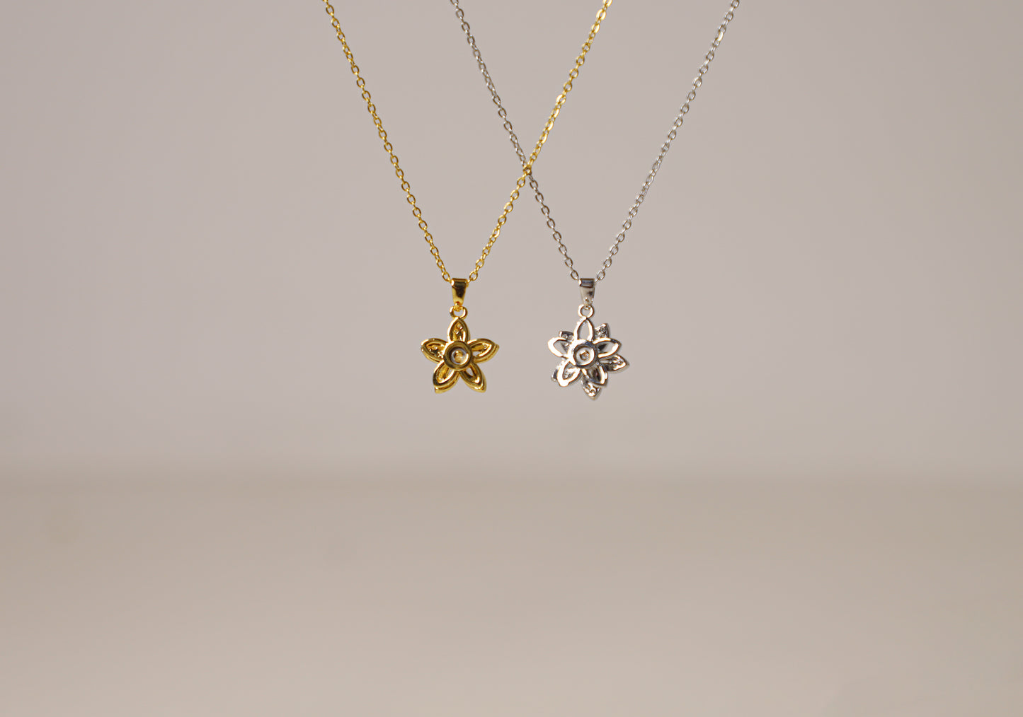 edoa Rotary Double layer Flower Fidget Necklace